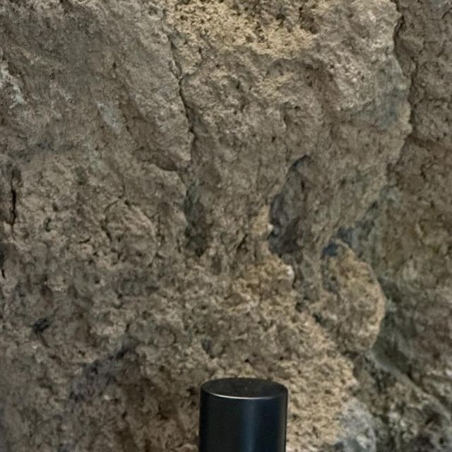 결혼준비 일상 👰🏻‍♀️🤵🏻 on Instagram: "내취향 조금 넣은 짝꿍 선물 🌿🍀 짝꿍 취향인 ”너무 무겁지도 않고 가볍지도 않은 향“ 조향하느라 한시간반 초집중했다 ㅎㅎ 간만에 찐