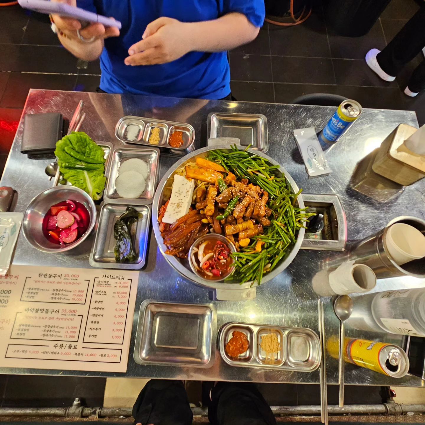 #구바집신중동점 

매운삼겹살 마약이라는 이름은 어울리는데 많이 쎄다 ㅋㅋㅋㅋ 매운맛좀 즐긴다는 분들은 맛있게 먹고 갈 수 있을 것 같고

내가 맵삘이다 싶은 분들은 마음에 각오좀 하고 와야할 것 같음 ㅋㅋㅋ

내가 배좀 안채우고 왔으면 껍데기는 무조건 한번 더 시켰을 터인데 ㅜㅜ

나중에 오면 k_파스타랑 삼겹살 조합 먹어본다

#마약불맛모듬구이 #매운삼겹살 #신중동역맛집 #신중동고기집 #신중동매운요리 #먹돼지 #돼지런하게 #한맥