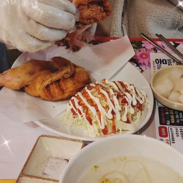 클릭하면 움짤 움직임 #맛집 #여의도 #뭉이네 #샛강역맛집 #옛날통닭 #일상 #술스타그램 #치맥 #먹스타 #foodie #food #instagood #instafood #mukbang #like #ff #followforfollowback #daily #chicken #beer #instadaily #instalike