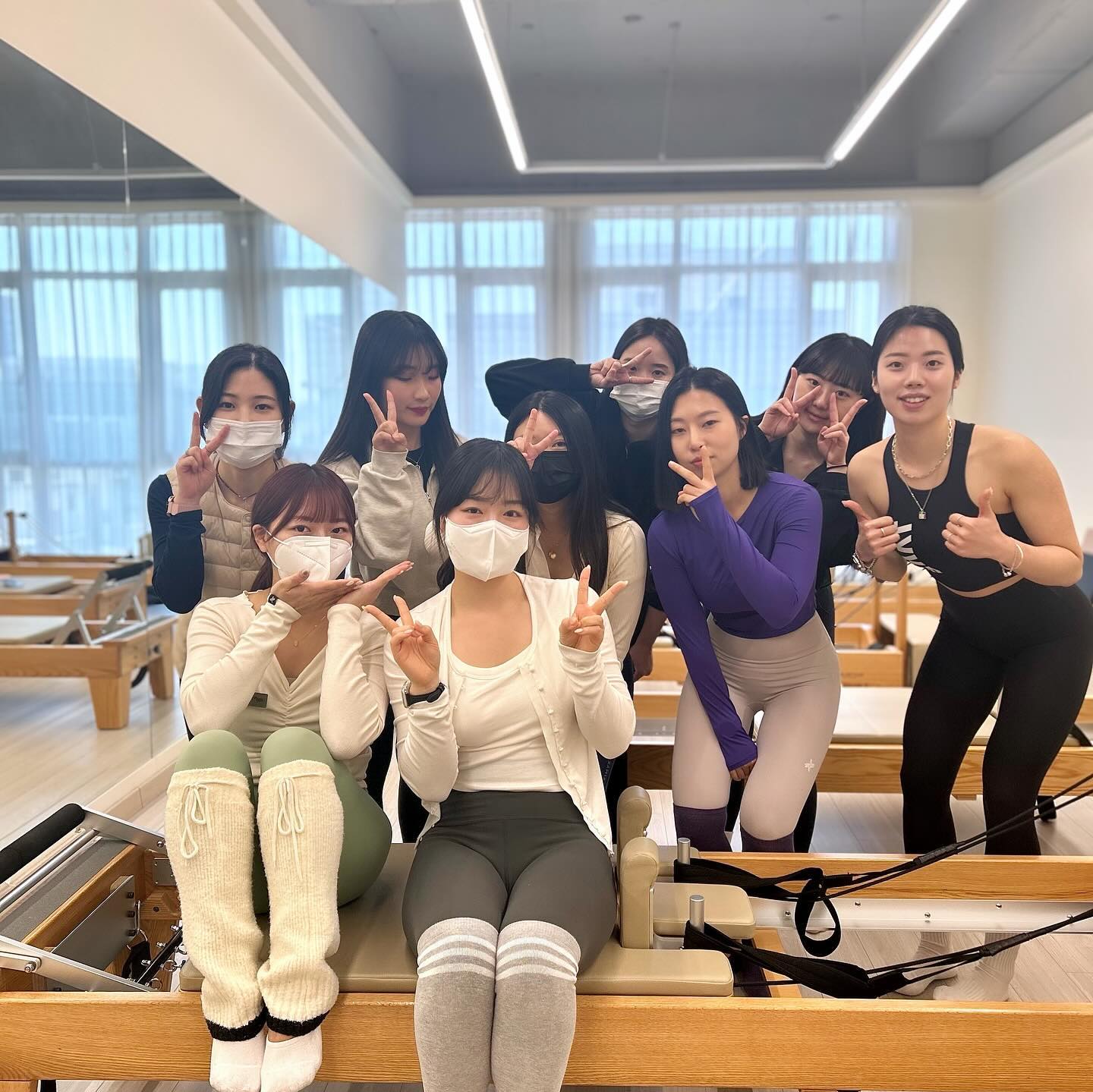 지윤실장님과 필라테스 스터디,
기본기가 제일 중요하다는 걸 다시 한 번 느끼고,
누군가에게 먼저가 아닌 내가 먼저 느껴보는 시간
너무 좋은 스터디 시간 감사합니다:)🩵

회원님들,
스트레칭 하나로 어질-어질 할 준비하셔요.

마지막짤은,, 어질어질 나😵‍💫

yun_lish 
youfit_pilates 
youfit_sangnam