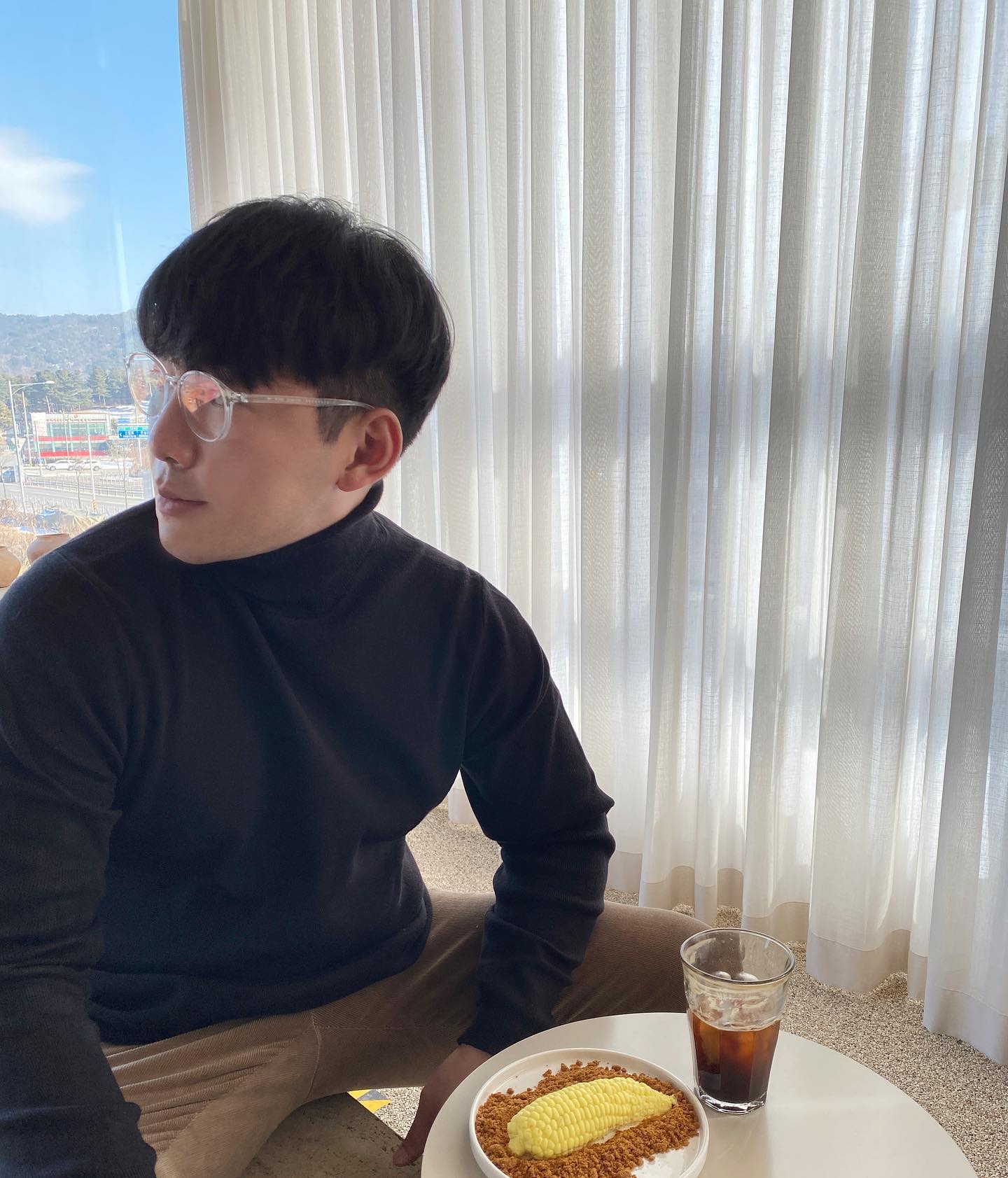 #협찬
햇빛 보면 눈 아팠는데 
블루라이트 차단 안경 
쓰고 한결 편함 ^^
공부,컴퓨터 할때도 강추!!!
뿔테 치고 무게가 7g 밖에 안돼 
부담감도 없고 가벼워서 좋네요!!!
*
*
*

#협찬 #록퍼드 #블루라이트차단안경 #록퍼드블루라이트차단안경추천 #록퍼드_글로시