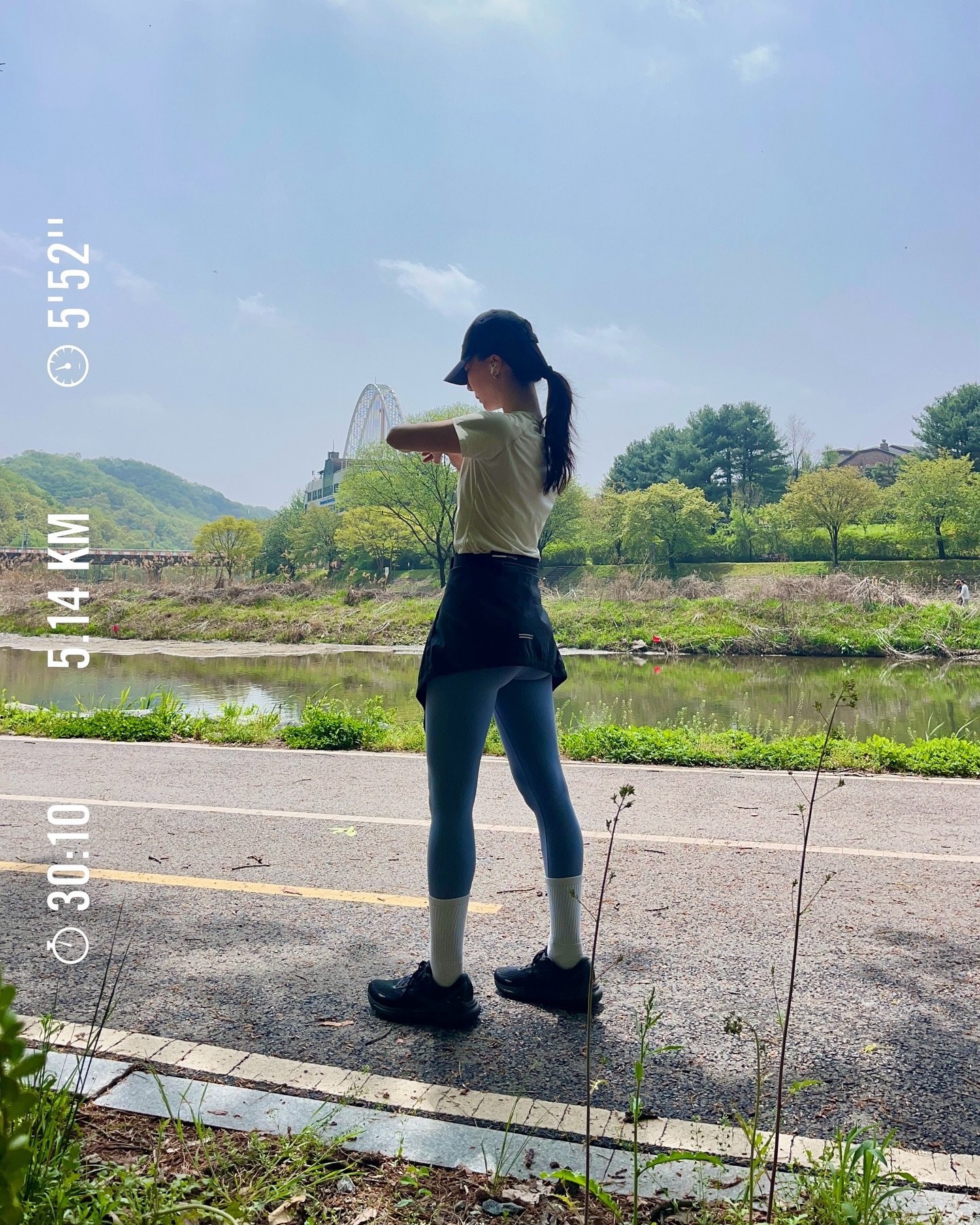 점심에 달리기 🏃‍♀️

산책 나온 사람들이 너무 많아서
계속 멈칫하다가 어깨빵 한번 시전함..🥹 죄송해유
어제 시원하게 비 내리더니 이틀만에
풍경이 싹 바꼈다 💚

#러닝기록 #러닝일기 #오운완 #탄천러닝 #탄천산책 #분당러닝 #성남러닝 #혼뛰 #혼런 #초보러너 #런린이 #운동기록 #운동일기 #초록초록 #달리기