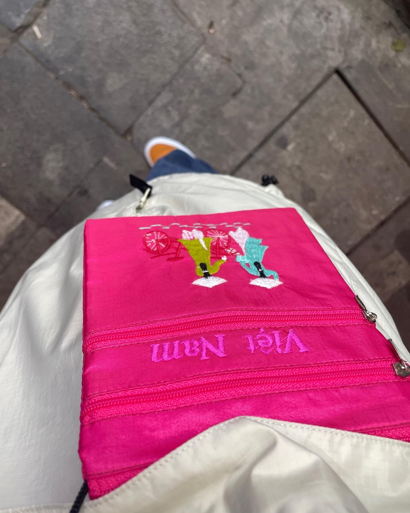 👨‍🏫: 개강준비해.
???: 그거 어떻게 하는건데(요).
