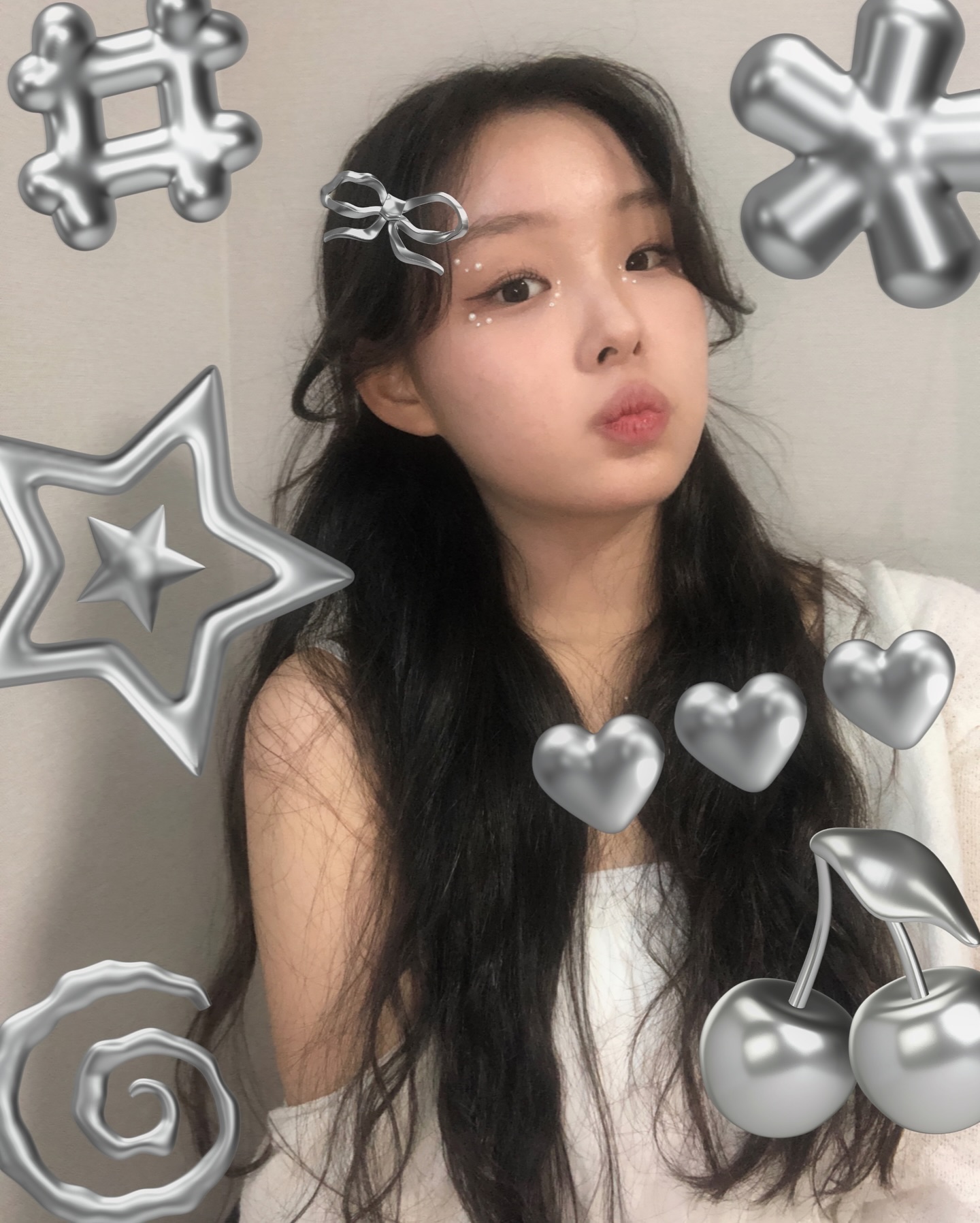 #협찬
wense_kr  winc_app 
.
.
.
눈동자에 자연스럽게 스며드는 진한 초코 컬러여서 투명하면서도 또렷하고 생기 있는 눈빛 표현이 가능한 렌즈!! 
.
.
.
#웬즈 #WENSE #데일리렌즈 #윙크 #윙크렌즈 #WINC
#빅러블링초코