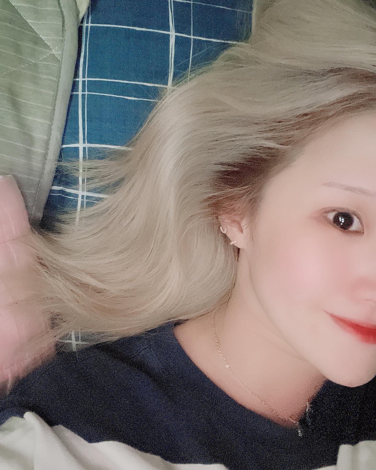 잠이안와 그저나 생얼인뒈?
내눈썹찾아줘요🙄

#잠이안와 #잠이안오는밤 #눈뜬 #아침맞이 #굿모닝 #아침인사 #간만에셀카 #생존신고 #살아있어요 #반가워 #오늘의흔녀 #반셀카 #얼태기 #셀고 #또만나요