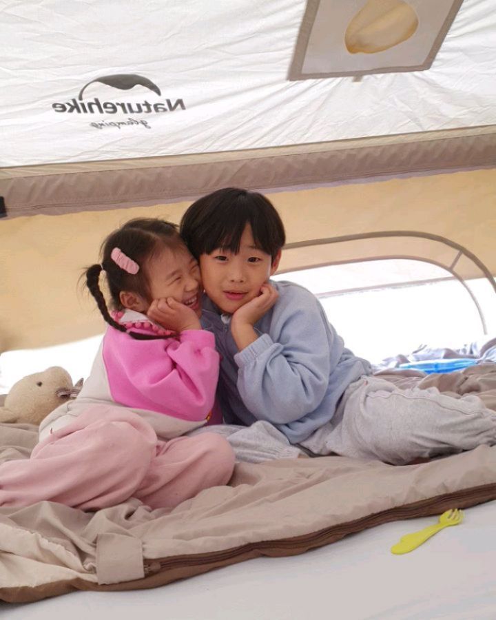 #우중캠핑

고모네와 함께했던 1박 캠핑..!
비가 와서 갈까말까하다 결국 갈까..!
도착과 동시에 생존캠으로 전환되었다능..ㅋㅋㅋ

결국 내허리와 맞바꿨지만 추억만은 소듕해ㅎㅎ
그니까 다음엔 글램핑 가자해..ㅎㅠ

#네이처하이크에어텐트