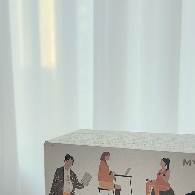  아02 | 행복한 꼬막이네 <3 on Instagram: "#광고 @mypill_inc 🤰1436 품 임산부영양제
모든 임산부들이 공감 하시겠지만
평소에 영양제를 드시는분들이면 몰라도
저처럼 평소에는 안먹었다가 임신해서 어쩔 수 없이
아가 때문에 먹는분들 계시죠?
영양제 여러개 챙겨 먹기가 굉장히  귀찮은 부분이잖아용.......저만 그런거 아니죠?^^

1436 품 영양제는 타사제품들꺼 한알 한알 모아 드실 필요 없이 한팩에 정확한 함량으로 간편하게 효율적으로 드실 수 있어요 !

전 알약을 잘 못먹는편인데 이건 목넘김이 편하게끔 작은 사이즈여서 좋았어요 🙂

임산부를위한 프리미엄 성분 초임계 rTG오메가3 / 비타민D3, / 비헴철이 들어있으며 식약처로 인증받은 안전한 성분과 GMP인증을 받은 신뢰있는 콜마비앤에이치(주)에서 제조, 생산되어 믿고 드실 수 있는 임산부 영양제에요 :)

🔎1436품은 "임신14주부터 36주까지 소중한 내 아이를 품다"라는 좋은 의미더라구요 👼🏻
🔎마이필이라는 브랜드는요
약사와 영양사의 전문적인 배합을 통해 차별성을 지닌 건강기능식품 및 자가 진단, 건강검진 기록을 분석하여 맞춤 영양제를 추천하는 서비스를 제공 해주니 더더욱 믿을만해요

박스 열었는데 편지 있어서 감동이였어요...😢
우리딸 36주까지 엄마가 꼬박꼬박 영양제 챙겨 먹어줄게 무럭무럭 크거라 👼🏻🤍

#임산부영양제#임산부오메가3#임산부비타민D#임산부철분 #임산부영양제#임산부오메가3#임산부비타민D#임산부철분 #1436품#마이필#맞춤영양제#하루한번#초임계rTG오메가3#비헴철#비타민d3#임산부종합영양제#임산부필수#출산준비"