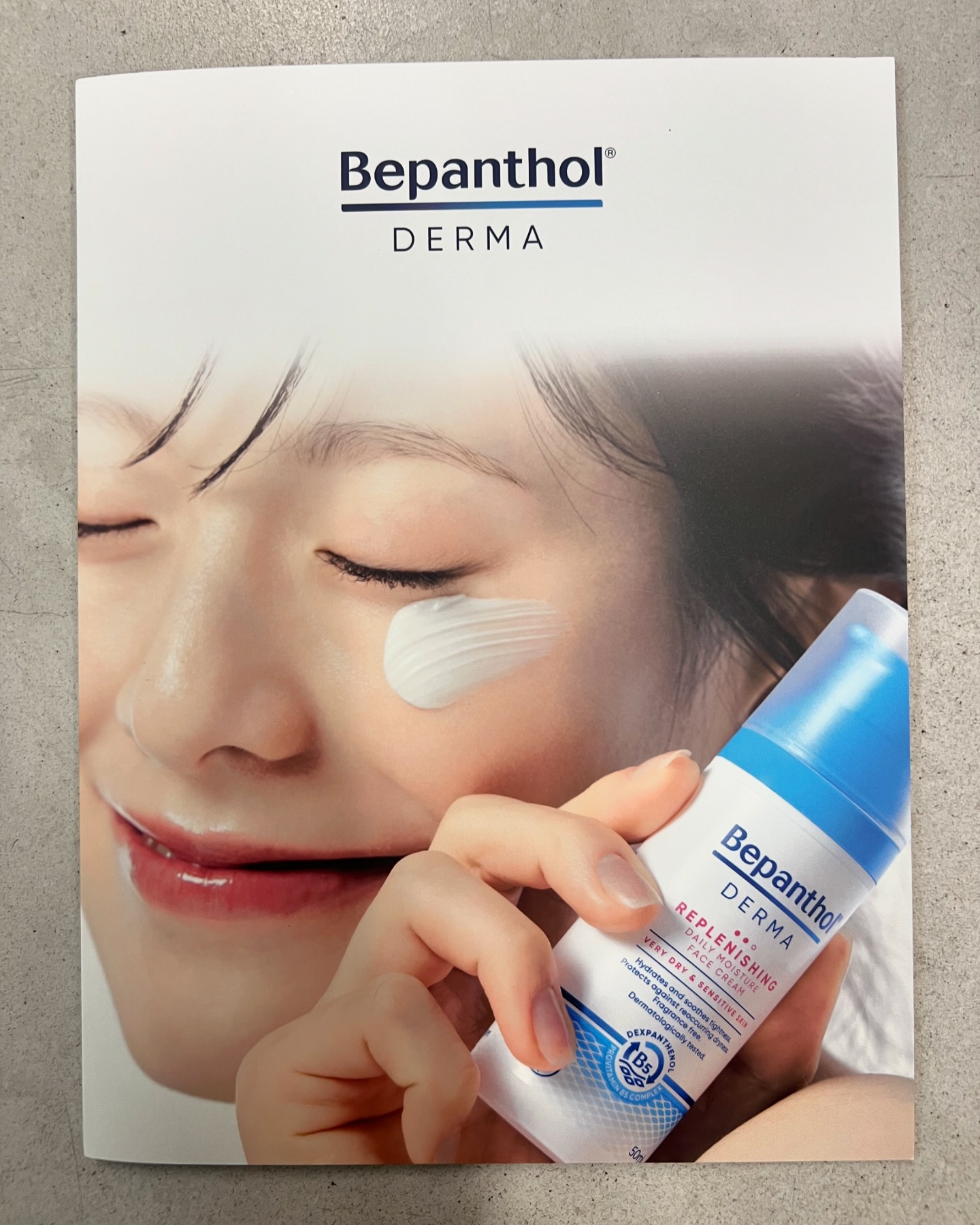 #제품제공

비판톨 더마 페이스 크림 5ml * 7개

부드럽게 잘 발라지고 보습 효과가 좋아요

체험기회 주셔서 감사해요

#파우더룸체험단 #파우더룸 #비판톨더마페이스크림 

powderroom.event bepantolderma