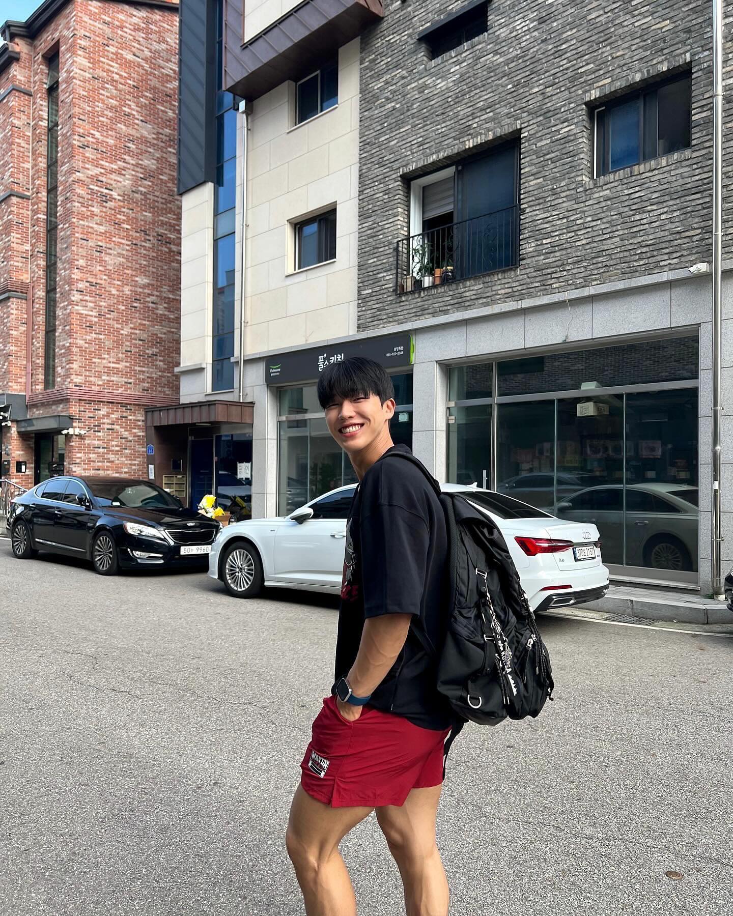 내가 오늘 비 올줄 알았으~우산은 없지만ㅋ
.
.
.
#협찬 waydn_official waydn_fit_official #웨이든 #waydn #말왕짐웨어 #노익스강짐웨어 #짐웨어
