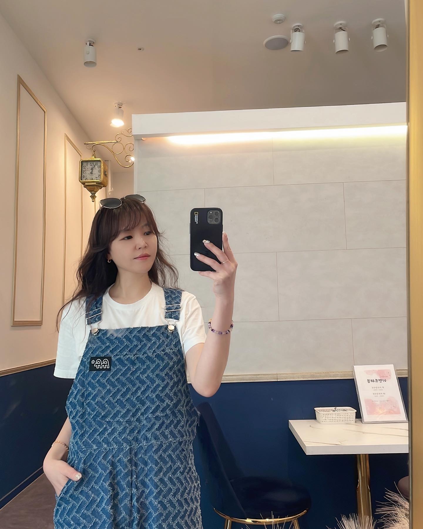 #협찬 

날이 더워지니 제대로 왁싱해야겠다 싶어 
#부천왁싱 다녀왔어
상가 주차장이 따로 있어 
주차하기 편하고 무료시간 넉넉히 넣어주셔

건물 안쪽에 자리하고 있어서 
B동 건물로 들어가서 찾는게 더 편한 #부천중동왁싱

매장 분위기 깔끔하고 
룸안에 샤워실 있고
일회용 치마까지 챙겨주시는데다 
마치고 나올때 음료도 챙겨주시더라 +_+

예약하고 찾은거라 
바로 #브라질리언왁싱 받았는데 
왁싱하고 팩까지 해주시고 
마무리 크림까지 꼼꼼하게 해주셔서 
완전 편하게 #신중동왁싱 받고 왔어 >.<
_

4월 이벤트 할인행사 중~!!
여 브라질리언 49,000원
남 브라질리언 79,000원
_

#왁싱교육 #왁싱원데이수강 #왁싱잘하는곳 #부천상동왁싱 #겨드랑이왁싱 #페이스왁싱 #인천왁싱 #경기도왁싱 #왁싱이벤트