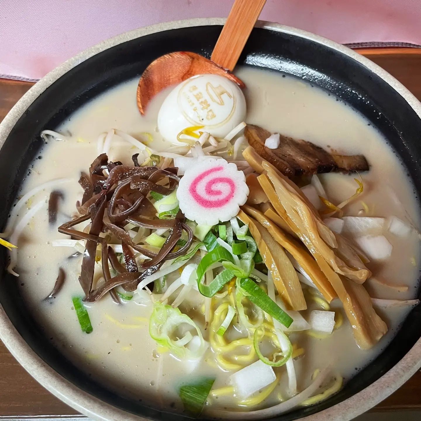 라멘 맛있는 센쿄라멘은
제가 자주 가는 곳인데요!
병점 진안동에 위치하고 있습니다! 

돈코츠라멘은 특히 느끼함이 하나 없이
국물이 아주 담백한데요~
맛도 좋고 양도 푸짐해서 너무 좋네요! 

#병점센쿄라멘 #동탄센쿄라멘 
#병점라멘 #병점맛집
#센쿄라멘  #동탄라멘 
#동탄맛집 #진안동맛집 
#화성라멘 #화성라멘집 #동탄라멘집 
#화성맛집 #화성맛집추천 
#협찬