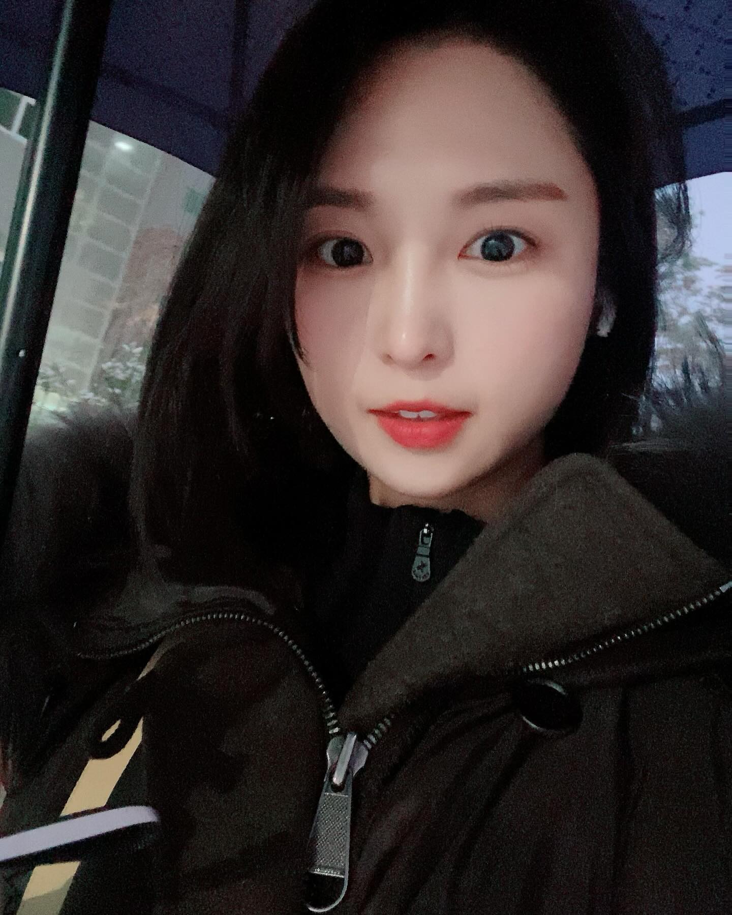 20240117 눈이 와서 운전 포기하고 걸어가는 길,, 춍춍 🚶🏻 예쁜 눈을 보니 기분이 좋다아 ❄️