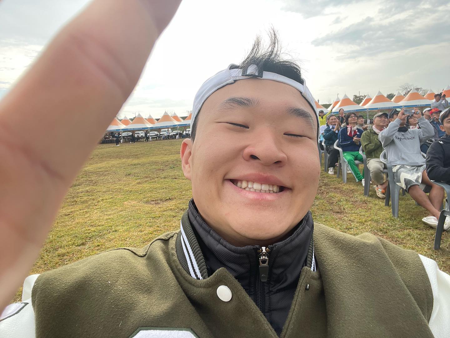 조은수가 목도리 선물 해줌  여러분은 저에게 무엇을 선물 해줄건가요?