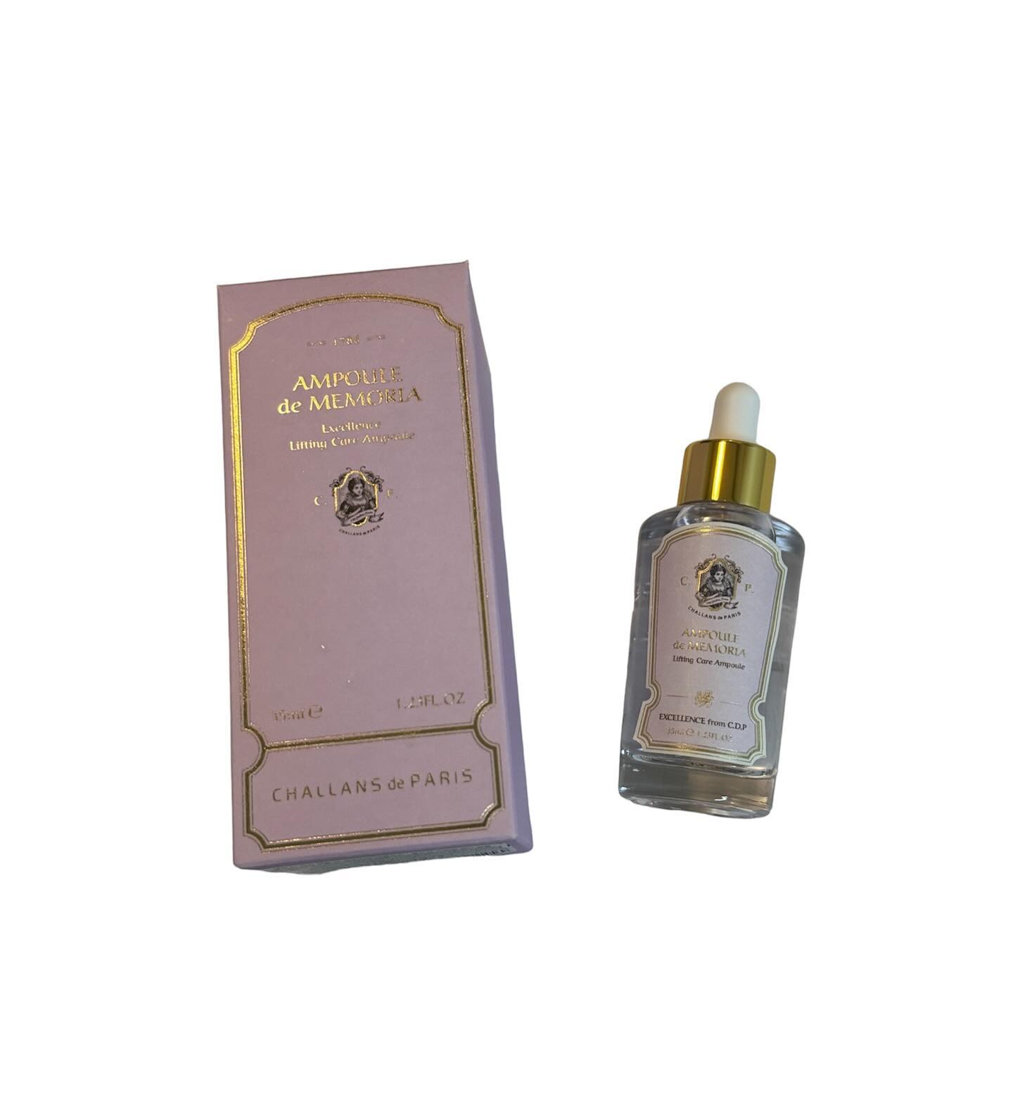 #협찬
🏷️ challansdeparis 

NEW 볼류미너스 탄력 앰플🤍
AMPOULE de MEMORIA EXCELLENCE

✔️하이드롤라이즈드 콜라겐 200% 업그레이드!
✔️피부 탄력 강화 펩타이드 새롭게 추가
✔️피부 탄력 개선! 바쿠치올 새롭게 추가
✔️볼륨, 탄성, 탄력 부여! 쫀쫀 리프팅 LIFTONIN XPRESS
✔️식약처 인증 주름 개선 기능성 성분! 아데노신

🤍더욱 더 강력해진 효과
기존보다 강화된 NEW ANTI AGOCOMPLEX™M
탄력을 잃은 피부에 도움이 되는 성분들이 업그레이드 되어 더욱 완벽해진 리프트 -업 효과 (* 자사 기존 제품 대비)
🤍잔주름은 물론 깊은 주름의 원인을 근본적으로 개선해드리는 앰플 피부 본연의 체력을 강화하고, 탄력 있는 피부로 만들어드리는 앰플
🤍논문, 특허로 검증된 볼류미너스 탄력 앰플 
샬랑 드 파리만의 독자적인 리프트 업 매커니즘이 적용되어 있으며, 논문과 특허로 검증된 볼류미너스 탄력 앰플

#협찬 #샬랑드파리 #앰플 #바쿠치올 #리프팅 #탄력 #콜라겐 #볼륨 #기능성