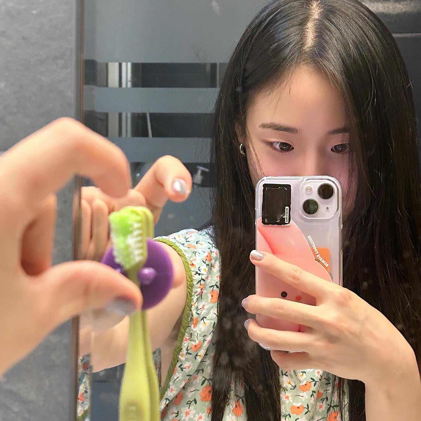 #협찬 denfit_korea 

피라미드형 구조와 덴셀모로 매일 스케일링한 것 같은 산뜻함🫧
[덴핏] 딥클린 올인원케어 칫솔🪥

자극적인 칫솔질로 피나는 잇몸 걱정은 그만〰️
저는 요 칫솔로 정착했습니다💖

피라미드형 구조로 닿기 힘든 곳까지 구석구석 잘 관리할 수 있어 좋더라구요👍🏻

개발진의 수년간 연구 끝에 개발한 덴핏 칫솔✨ 추천할게요🫡

_
#덴핏 #칫솔 #류수영칫솔 #칫솔공구 #칫솔추천 #치석제거 #구취제거 #스켈링 #칫솔세트 #치간칫솔