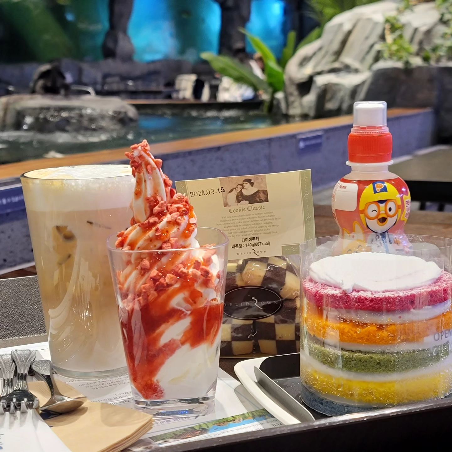 꼬맹이들 맛집

롯데 #디아쿠아동탄  여기오면 꼭 먹는 메뉴들이 자끈 추가되네 ㅎㅎㅎ 

#동탄어린이맛집 #동탄물고기카페 #먹스타 #맛스타그램