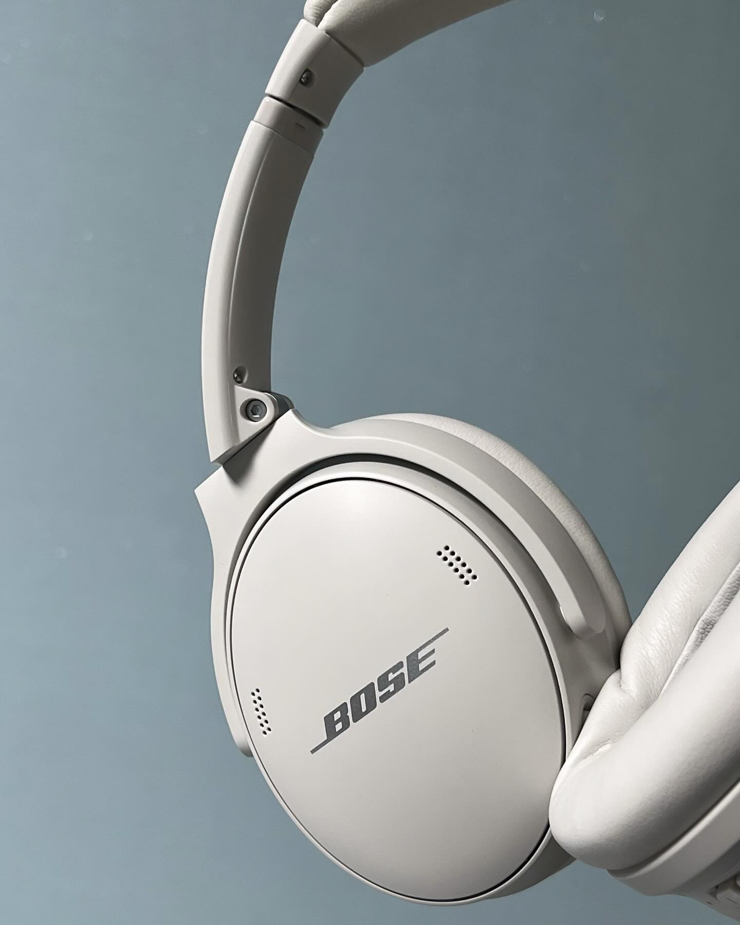 ⠀ ⠀
추우니까 귀마개 겸 구입,,🙉🎧
넣고다닐 꾸리만쥬 파우치도 샀지,,호호
-
bose #bose #보스헤드폰