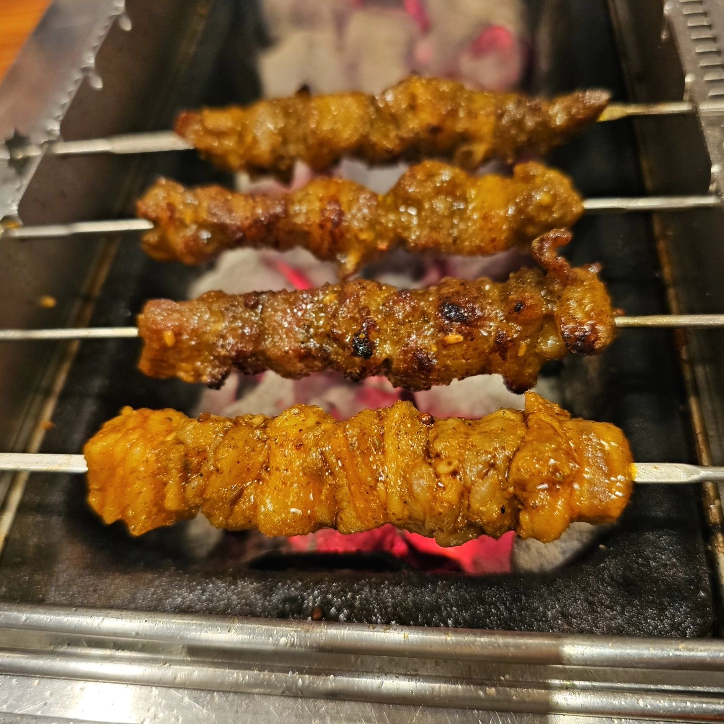 오늘의 술안주 ㅎㅎ
양꼬치전문점~
.
.
.
#품중가양꼬치 #양꼬치맛집 #단골집 #사장님친절#꿔바로우#마라탕#마라샹궈#양꼬치
#양꼬치맛집 #세천맛집
