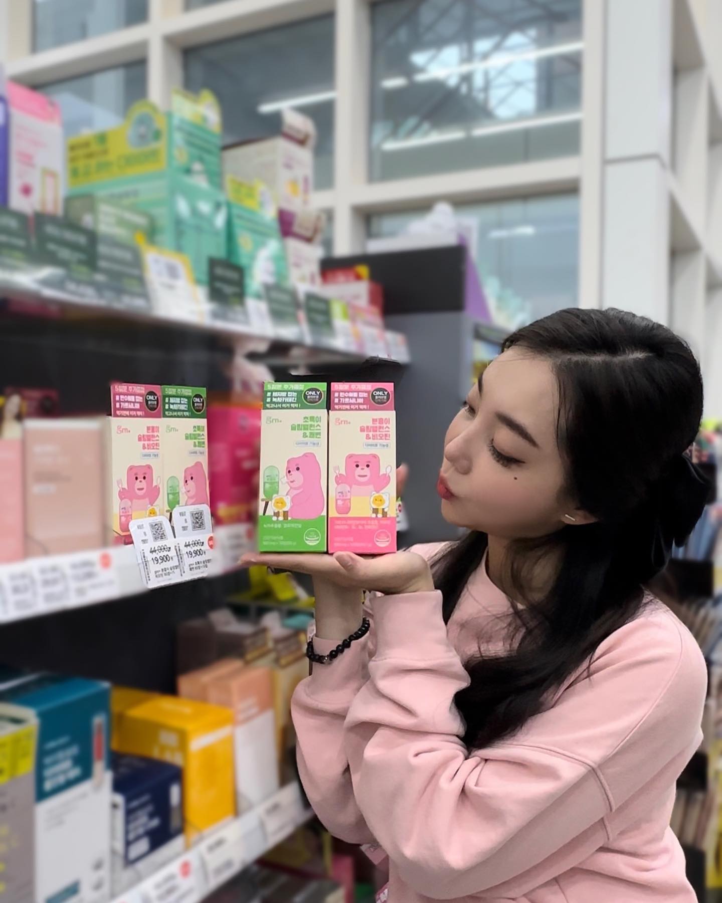 #협찬 #GRN #분홍이초록이 #슬림밸런스 

 다이어트비기너 위한
분홍이초록이 슬림밸런스 소개드려요🩷💚

분홍이 초록이 유명한건 말모말모
다이어트 결심할때면 늘 찾게되는 슬림밸런스!

지금 올리브영에서 5일분 증량된 슬림밸런스를
할인가로 만나볼 수 있어요>_<

#미니멀다이어트 #다이어트비기너 #다이어트 #다이어트추천 #식단관리 #체지방관리 #올리브영 #올리브영다이어트 #올리브영추천 #올리브영추천템 #급찐살빼기 #다이어트보조 #가을다이어트 #논현동다이어트 #체중관리 #다이어트비결 #반묶음스타일