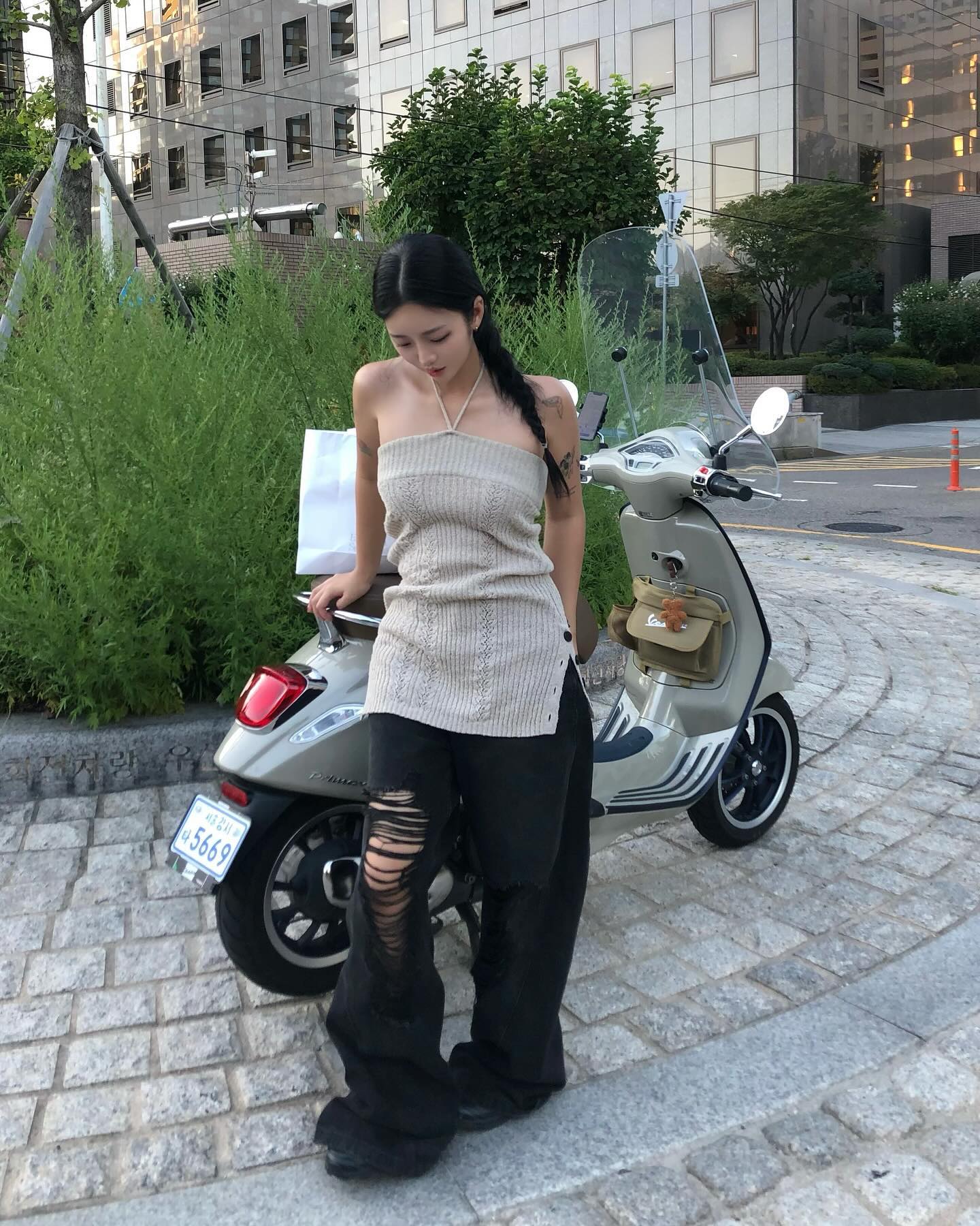 행복한 주말 끄읕 🤎

millowomen 
밀로우먼 팬츠는 실패가 없지롱 ,, 
컬러도 세컬러라서 선택 폭 넓은 데미지 와이드진 👖
가을에는 팬츠맛집 밀로우먼 하세요 😋

#밀로우먼 #밀로아카이브 #밀로우먼팬츠 #서촌카페 #서촌 #스태픽스