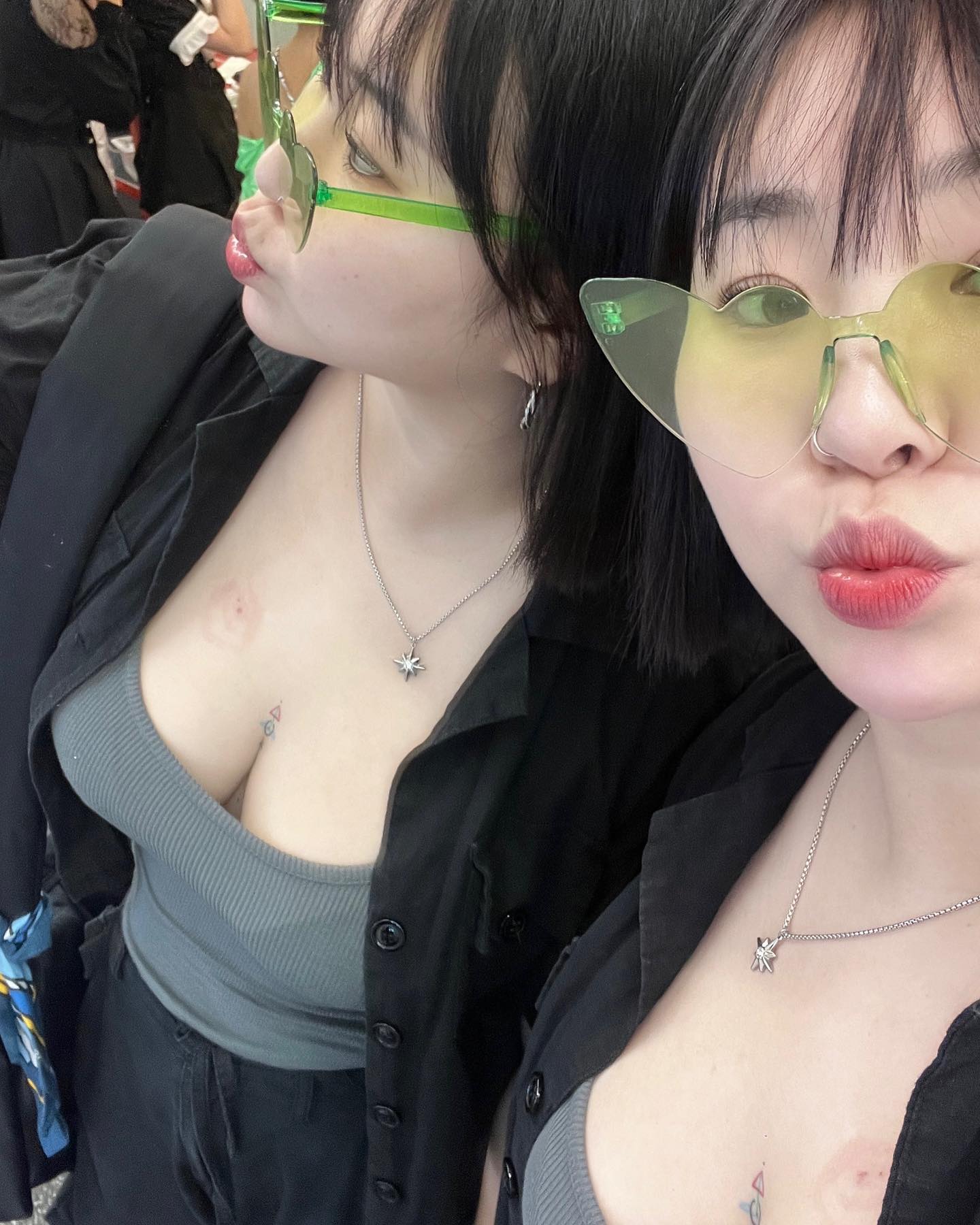 ⠀
⠀
테이프 알러지 있는 여자 어떤데 ( ¬ _ ¬ )