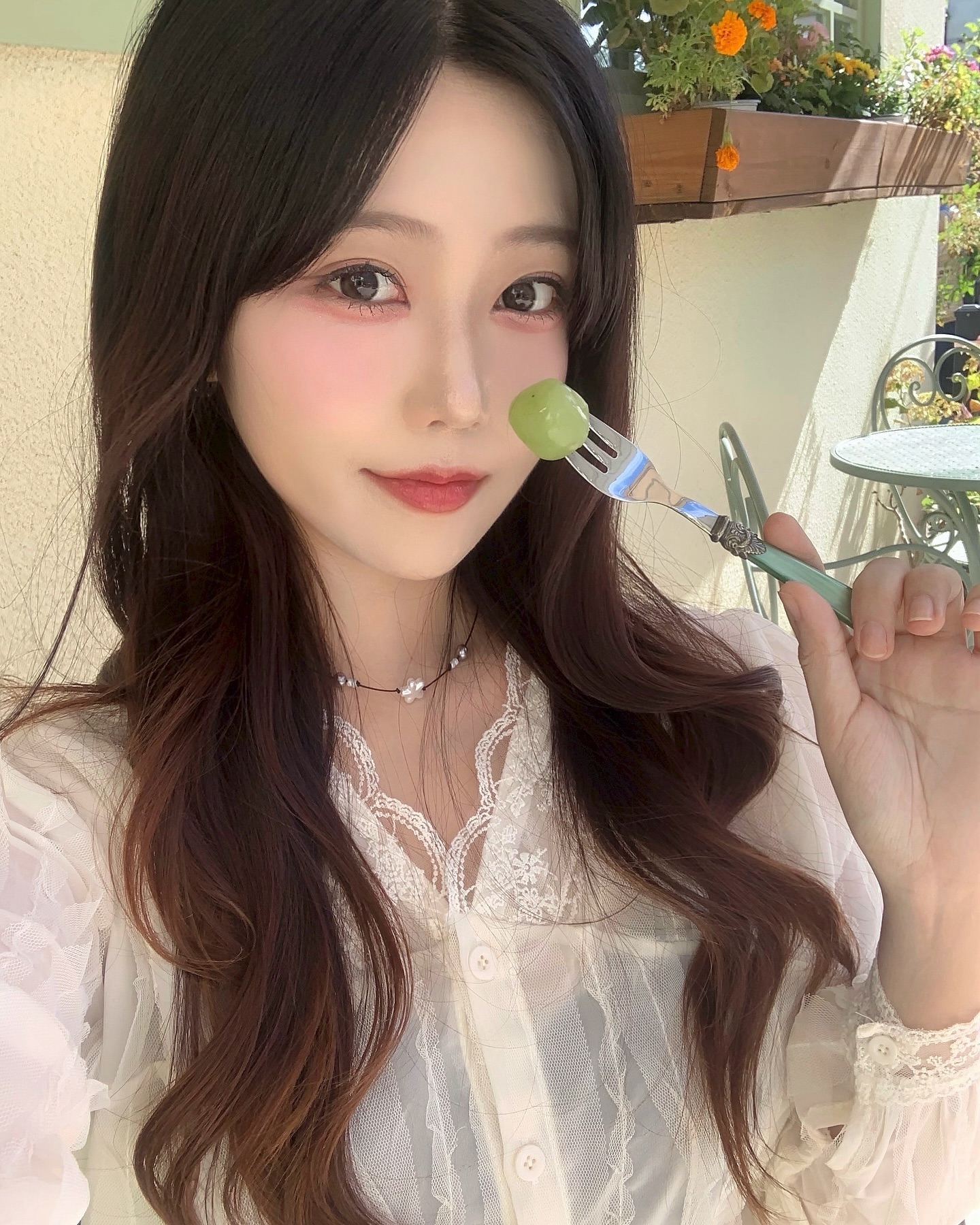 경주에서 미리 생일 축하 받아서 넘 행복하자나 🧚💗🫧 가고 싶었던 카페두 너무 예쁘고 !
몰래 초 꽂아서 서프라이즈 해준 승아도 센스쟁이,, 🥹🎂
10월의 시작이 너무 좋다 -! 🍂✨