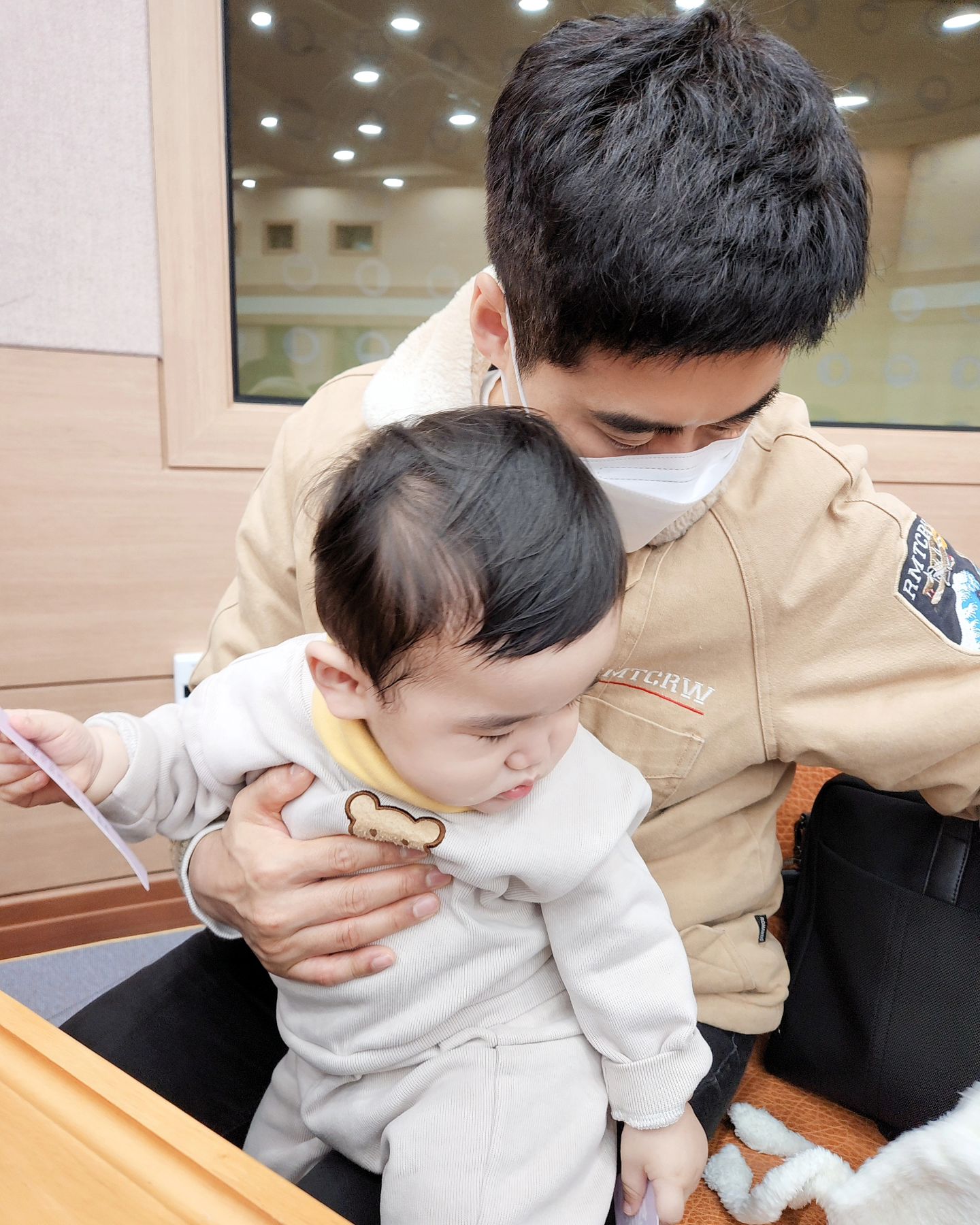 #송구영신예배 

도진이와 함께드리는 첫
송구,영신 예배

감사.평안.자녀의복

#해피뉴이어💕