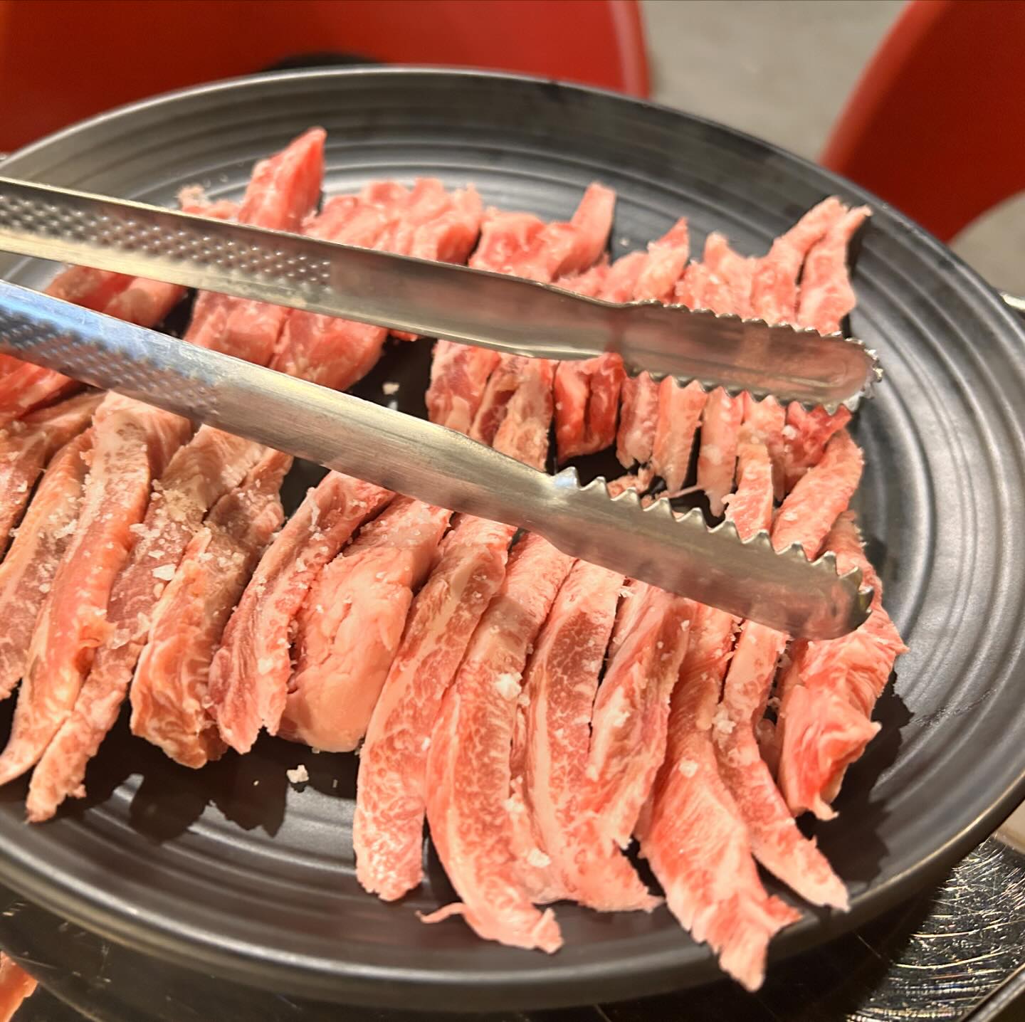 얼큰소고기무국이 너무 맛있는 집
예전 좋아했던 중동 소고기무국집이 없어져 
아쉬웠는데 이 집 생겨 너무 행복함😻
껍데기는 진짜 이 집 따라올 곳 없을듯~👍
갈비살맛집인데 무국도 껍데기도 명란밥도
다 맛있다😋
서비스로 들깨 수제비 주시는데 명절부터
들깨떡국으로 주시는데 이거도 진짜 
넘넘 맛남👍👍👍
애견동반도 가능하다~
직원과 사장님께서 너무 친절하고 좋으셔서 
단골각되는 집🫶