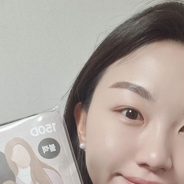 @bella_choi92 on Instagram: "#광고 #마른파이브스타킹 편한 속옷을 만들기로 유명한 마른파이브 스타킹을 신어보았어요! 스타킹을 하루종일 신고 있는동안 꽉 끼는 허리밴드에, 정작 다리는 줄줄