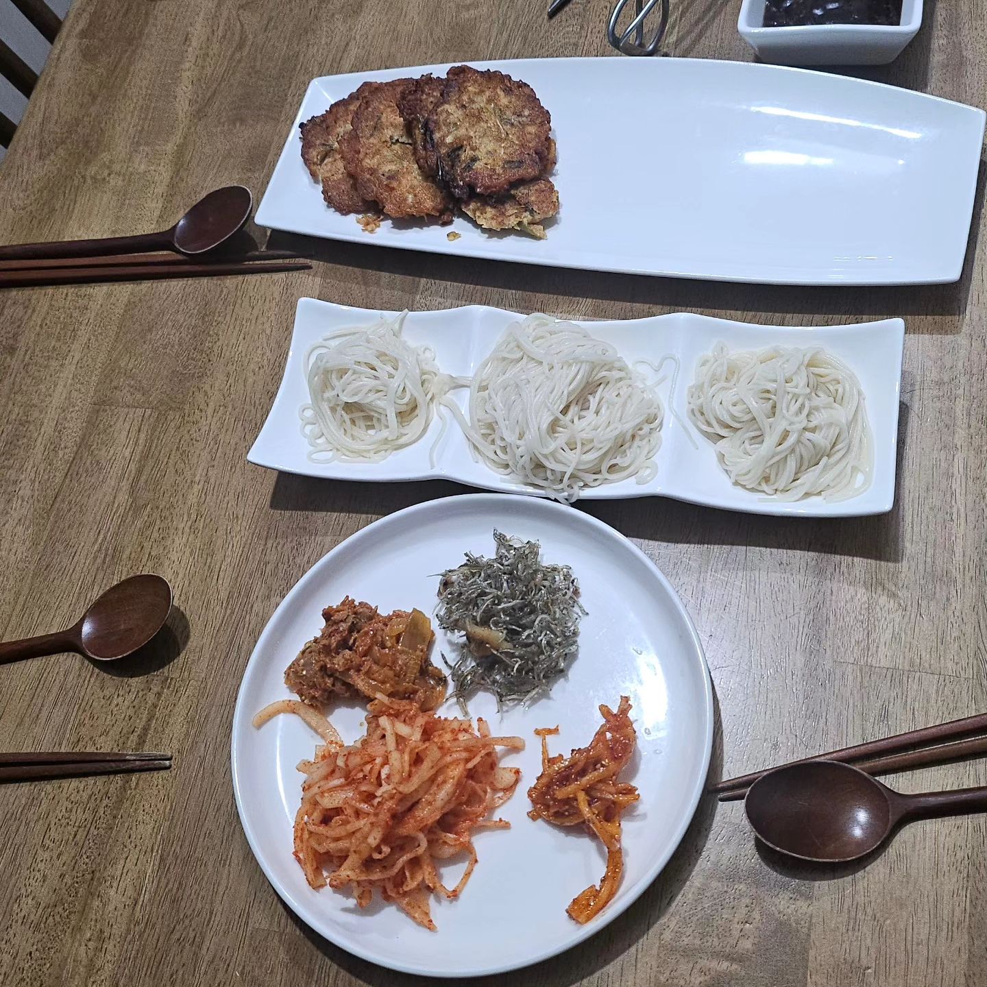저녁 호다닥 준비해두고
마실 day
돈가스는에프에 곰국에사리준비하고
난
조개구이먹으러,...
신이난다신이나
넘나리.맛나다

#밤마실
#시소신호본점
#즐겁다
#시소
#조개구이
#조개찜
#새우구이
#맛나구나
#소맥부터
#하이볼까지
#2차고고
