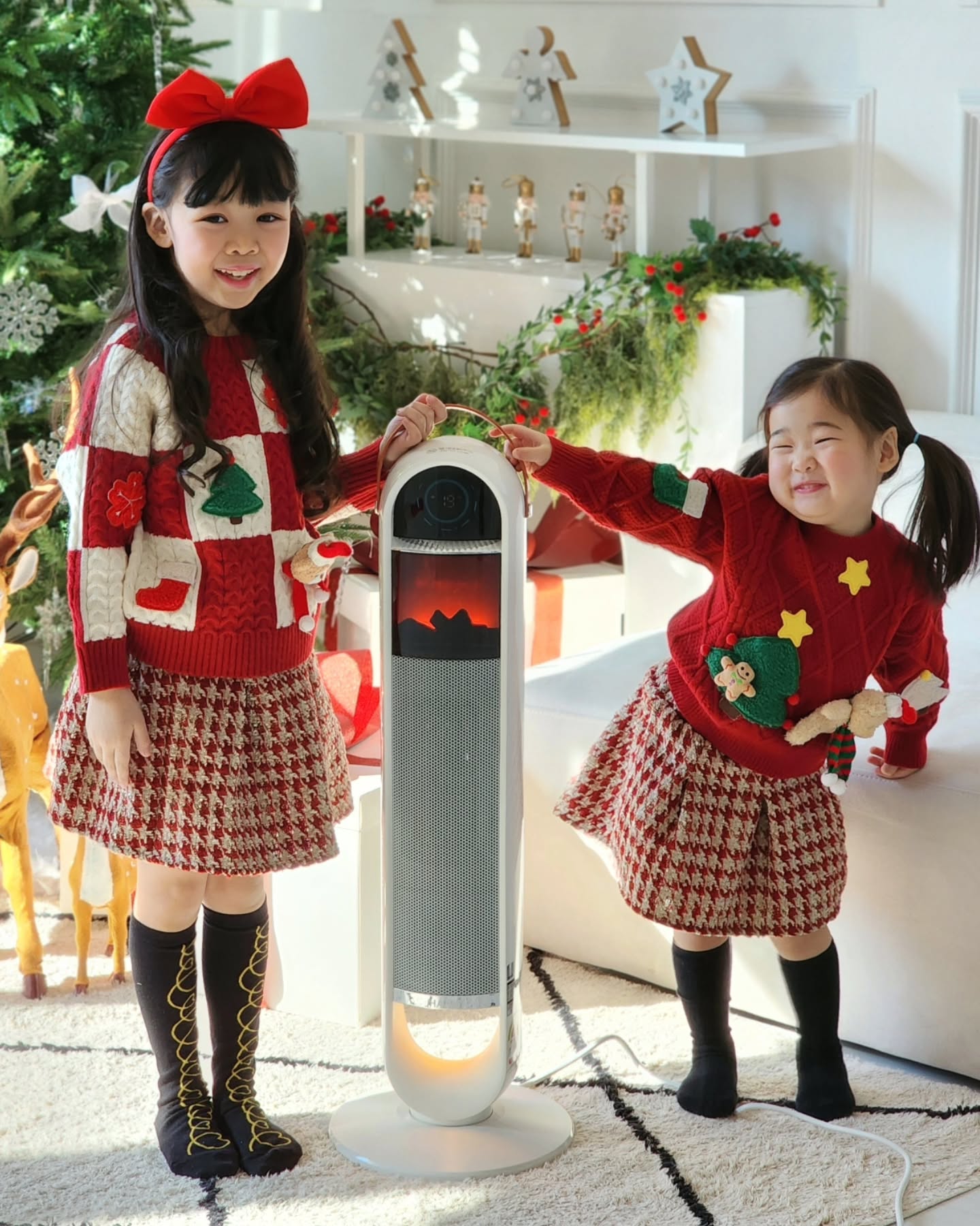 #광고 #한경희온풍기
추운 겨울에도 집에서 불멍을 즐길 수 있다!?

한경희 PTC온풍기만 있으면 
집에서도 감성적이고 분위기 있고 
따듯하게 불멍을 할 수 있어요!🔥🔥

열전도성이 높고 정전기 발생을 최소화하는
그래핀 소재로 되어 있어서 
오랫동안 따듯한 온기를 유지해 줄 수 있고
최대 60도의 회전 각도 덕분에
따듯해지는 히팅 범위도 넓어져서 
가정, 사무실 어디든 좋아요👍

각도가 45도 이상 기울어지면 
자동으로 전원이 차단되기도 하고, 
산소를 태우지 않아서 가스와 그을음도 NONO!

아이있는집 전기온풍기를 찾으신다면, 
역시 한경희  PTC온풍기 P9000으로
따듯하고 포근하고 감성적인 연말 보내보세요🎄

inoqarden
#그래핀온풍기 #저소음온풍기 #한경희온풍기 #PTC온풍기 #가정용온풍기 #사무실온풍기 #온풍기