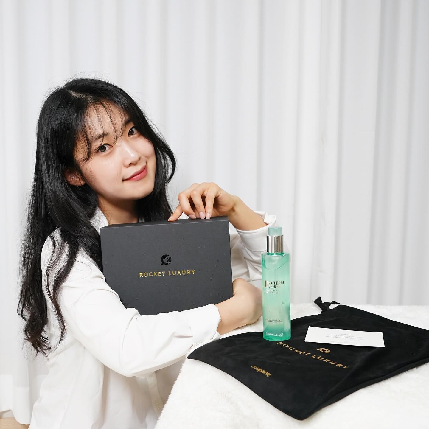 #광고
 
야근이 많아진 요즘 남자친구 선물을 사야하는데,
시간이 도통 나질 않더라구요. 또르르😭😭

하지만 걱정없는 것이 굳이 백화점을 가지 않아도
모바일로 간편하게 주문이 가능한 #쿠팡로켓럭셔리 가 있어요!

입점되어 있는 브랜드들은 쿠팡이 인증하는 정품으로
고급스러운 패지킹으로 소중한 사람들에게
의미있는 선물할 때 이용하기에도 좋더라구요!!!!

남자친구를 위해 준비한 비오템 아쿠아파워 올인원🎁
필요했던거라면서 남자친구도 좋아하고 헤헷~
푸석했던 피부도 촉촉 변신! 바르고 나서 답답하지않고
끈적임이 없어서 마음에 쏘옥 든다고 하더라구요!

제품력 좋은 비오템을 합리적인 가격에 구매해서 애정❤️❤️ 

쿠팡은 다들 알다시피 빠른배송 서비스가 강점이라
급하거나 서둘러야할 때 이용하면 참 좋아요~

와우회원인 경우 로켓럭셔리 구매 가격의 10%가
쿠팡캐시로 적립까지 되니깐, 더 합리적으로 구매 하는 느낌😍
이젠 백화점으로 가지말고
쿠팡에서 로켓럭셔리를 검색해보세요~

#쿠팡 #쿠팡뷰티 #로켓럭셔리 #럭셔리선물 #선물추천 #쿠팡추천템 #명품화장품 #비오템 #비오템아쿠아파워 #남자친구선물 #아빠선물 #남자선물