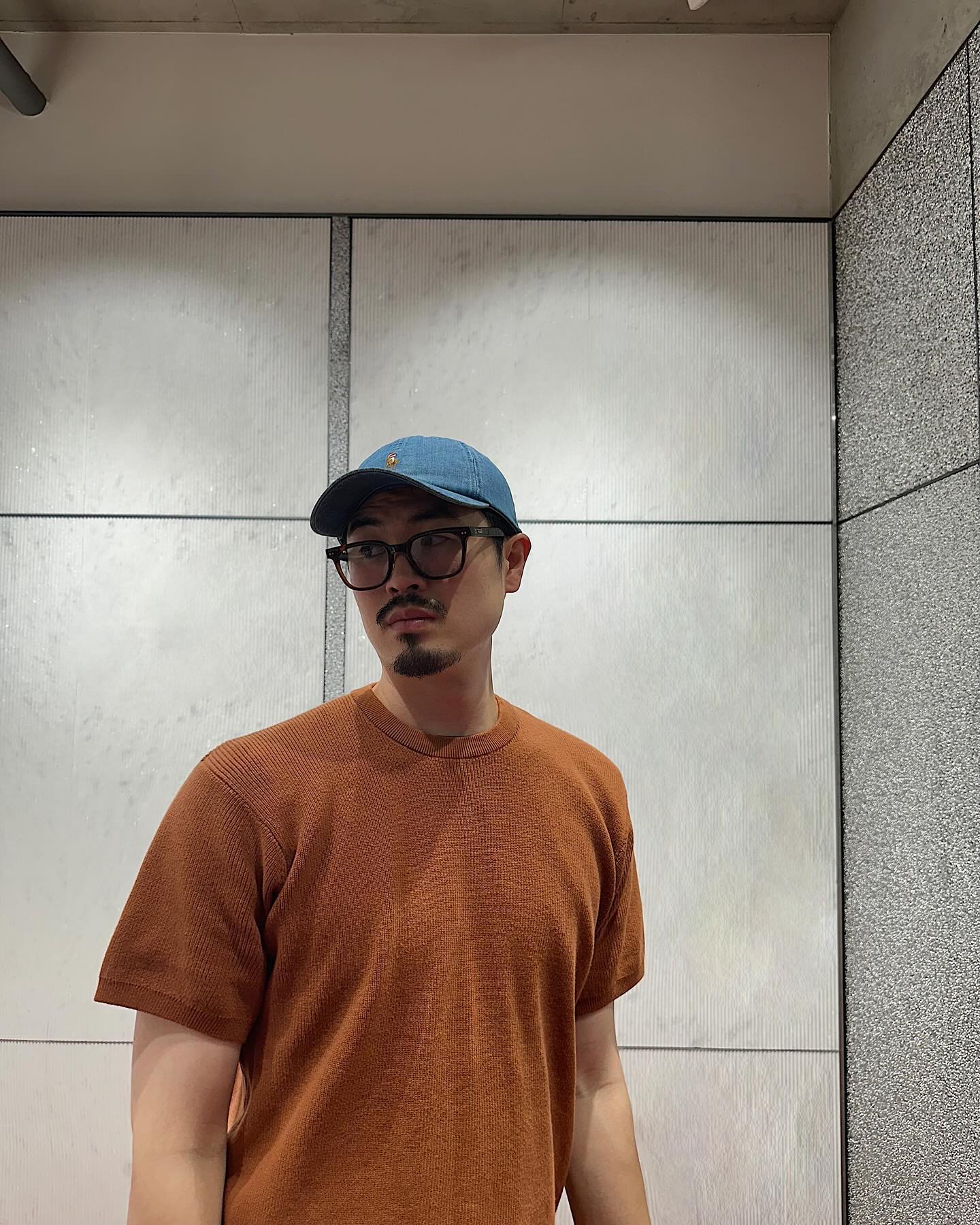 오랜만에 둘이 쉬는날이 맞아서 잠깐 압구정 다녀왔어요🧔🏻‍♂️🤍
주말마디 비오는 기분인데 담주부터 장마라니 ㅠㅠ 
넘슬퍼요ㅜㅜ 담주 제주도 가는데 젭알 비안왔으면  좋겠어여🥺

#남편룩#남자안경#남자선글라스#데이트#부부일상#압구정