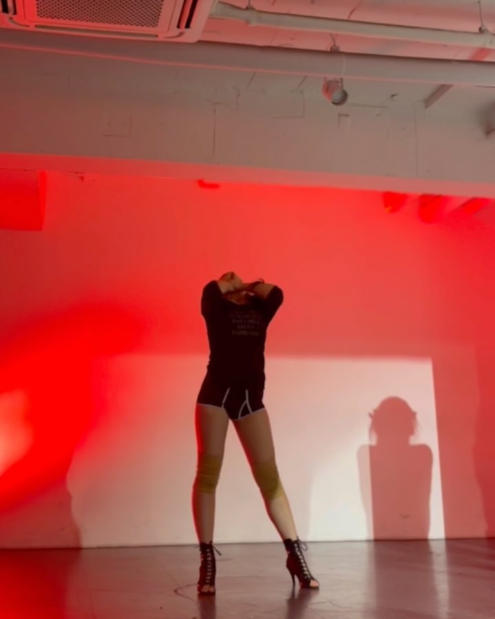 요이!!!!

C. yubeen_jory_ 
S. balmingtiger (feat.BTS RM) #섹시느낌 
P. ofd_onlyforward