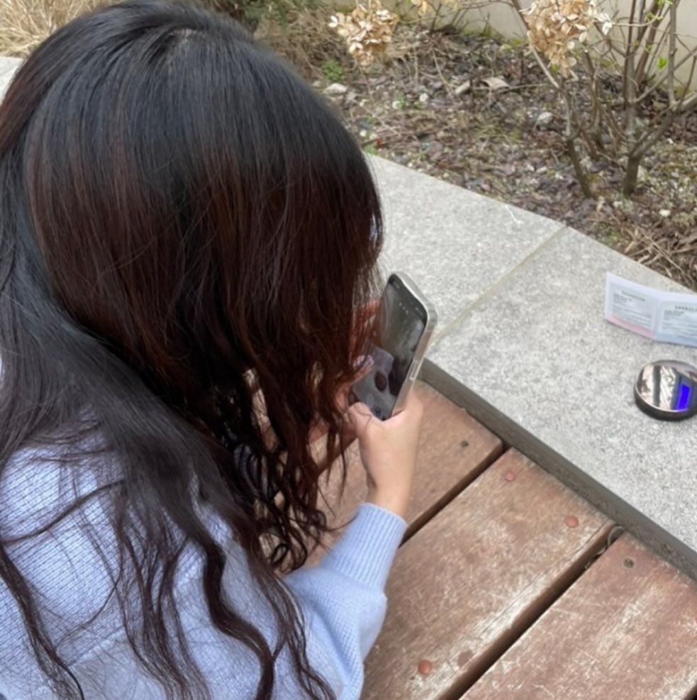 야외촬영은 이렇게~
오늘도 촬영하려 외출했어요~~

날 좋은 땐 햇빛👒🌞😎 직빵으로 받으면서
촬영해야 결과물도 잘 나온다구용!!