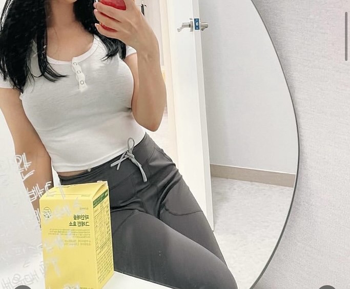 #협찬 운동이랑 챙겨 주는 효소인데 붓기 빼는 데 도움도 되고 소화에도 도움이 되는 것 같아! 약사가 배합해서 믿음이 가는 파인애플 그레인효소 🤍
파인애플효소분말 + 곡물발효효소분말 + 과채발효효소분말 : 식물성 원물발효효소 3종 배합 1가지의 효소가 아닌 3종 효소라서 더 좋아:)

성분도 좋아! 단호박, 옥수수수염, 팥 등 시너지 원료 함유로 다이어트 하고 있을 때 걱정되는 그런 거.. 뚝.!! 붓기관리에 좋아🤍

#협찬 #파인애플효소 #브로멜라인 #윤곽효소 #고역가효소 #효소 #효소추천 #곡물효소 #소화효소 #소화효소제 #효소유산균
#필린이#운동#gym