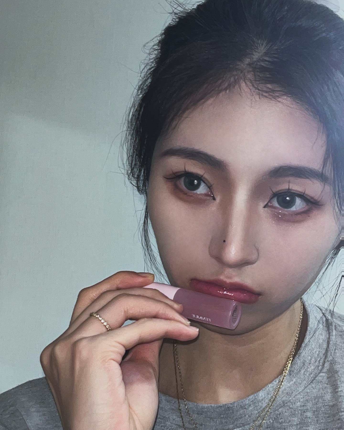 #광고 💗DEWY LIP PLUMPER💗

내추럴한 성분의 플럼핑 효과로 즉각적인 볼륨 업과 탄력을 줌

✔️ 입술 보습 케어

✔️ 내추럴한 생기 윤기 연출

✔️ 탄력 시너지 립 이펙트

✔️ 볼륨감 있는 립 메이크업 효과

femmue_beauty

#15그램 #15그램뷰티 #15그래머 #파뮤 #듀이립플럼퍼 #입술탄력 #입술보호 #겨울입술케어 
#입술케어 #볼류마이징립오일 #FEMMUE #DEWYLIPPLUMPER #LIPPLUMPER
#PLUMPER #립플럼퍼 #립플럼퍼추천