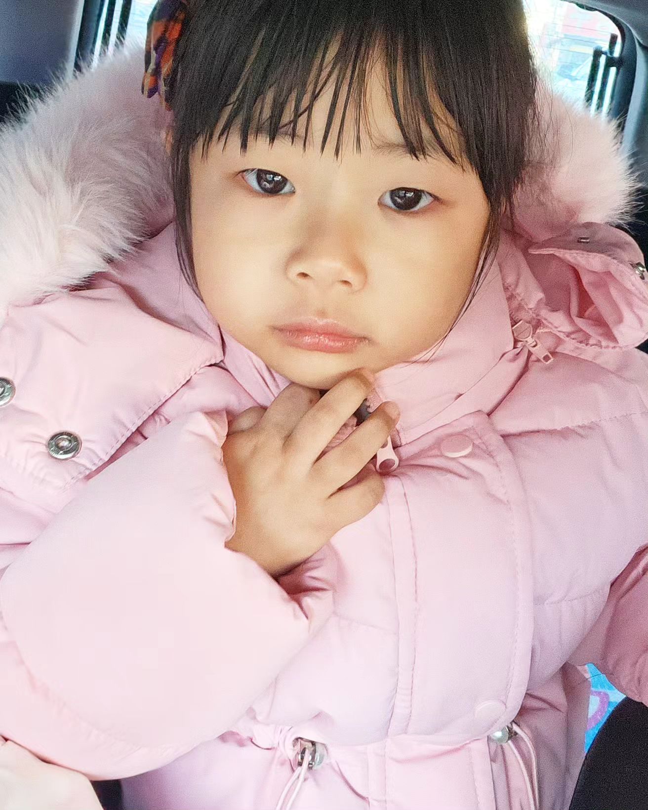 #일상 #육아수다 
🌈발표회하는날♡
#등원샷

드뎌드뎌~~또롱씨네도👉
발표회날이 다가왔어요♡

육아동지님들의 피드보면
요즘 아가들 발표회 영상이 
쑥쑥~~올라오더라구용🤗

또롱씨도
또롱맘도 기대했던 오늘..

끼쟁이 또롱씨
잘 할 수있을까요?🤔

막상 사람들 앞에서 
어버버버 하는건 아닌지...🤣

기대가 많습니다:)