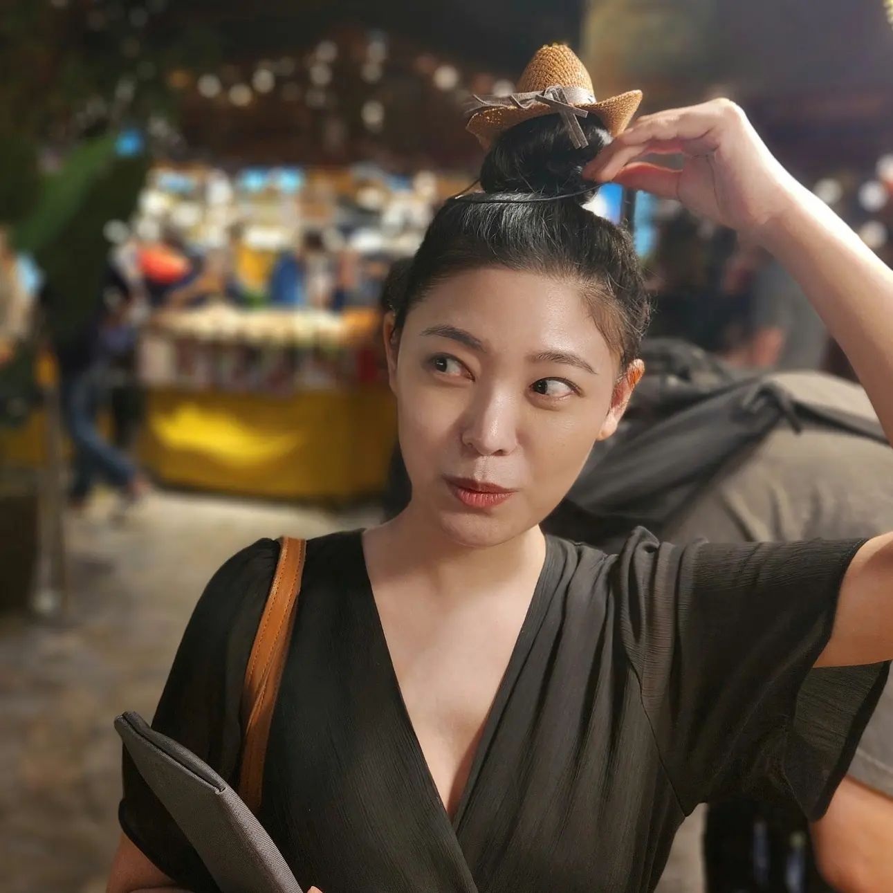 그동안 바빴어요ㅠㅠ
사진첩 보니 셀카 한장이 없어서 지난 여행사진으루😆

요즘도 올해 남은 여행들 계획 짜는중이에요! (극P의 계획 : 맛집을 지도에 저장하는것ㅎㅎㅎ)

#매일 #놀고만싶은 #배짱이
#출근길 #그래도 #오랜만에 #택시타니까 #인스타할시간도생김