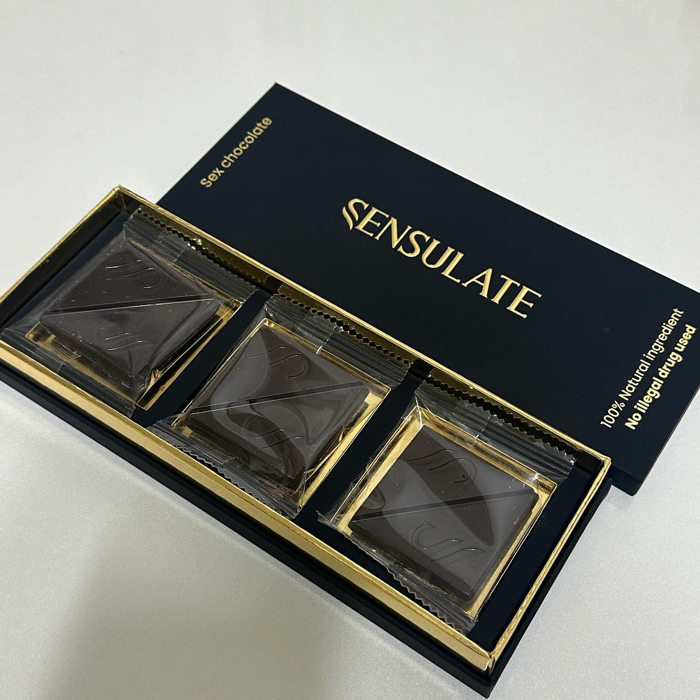 sensulate.hot 

맛있고 건강에도 좋은 100% 천연 성분 약제로 만든 프리미엄 다크 초콜릿 !!!🍫

푸제를 통해 구입시 “noah” 10% 할인코드 제공😍

✅사랑을 나누기 30분 전 섭취하면 관계 시 더 뜨거운 분위기를 더할 수 있습니다
✅HACCP 인증을 받았으며 불법 약물 또는 재료가 전혀 들어가지 않습니다
✅고품질 카카오가 60% 이상 함유되어 남성 여성의 건강에도 좋습니다
✅남녀의 혈액 순환, 성욕 증가, 기능 향상에 도움이 됩니다

 ⠀⠀⠀⠀⠀⠀⠀⠀⠀⠀⠀⠀⠀⠀⠀⠀ 
#먹스타그램 #foodie #foodphotography  #먹스타 #맛집 #협찬 #follow4like #follow #foodstagram #foodlover #초콜릿 #초콜릿선물
