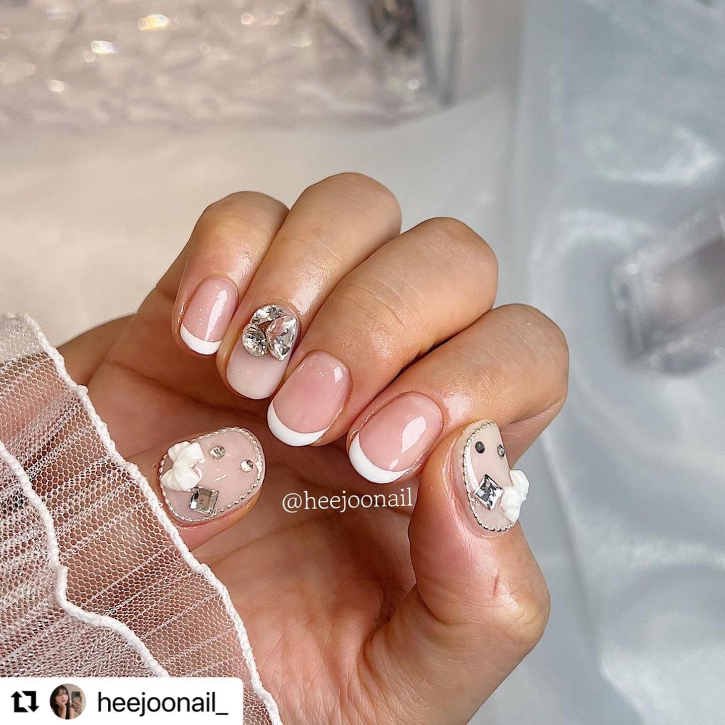 -
#가을네일 #화이트프렌치네일
#v컷스톤 #notd

️▶️#히주네일
경기 성남시 분당구 돌마로 47 804호

#v컷파츠 #v컷스와 #분당네일
