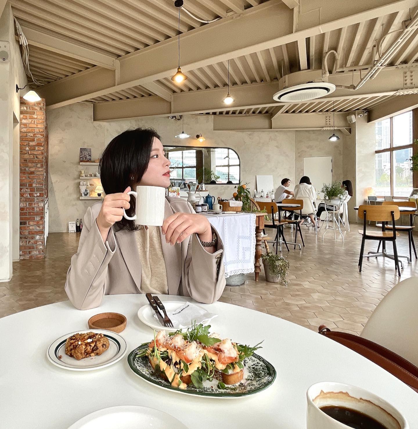 #광고 #협찬 #거제카페 #버터앤컵 #butterandcup #cafe #brunch #coffee #cookie 

마미랑 부롱치 🥗🥪🍪☕️
