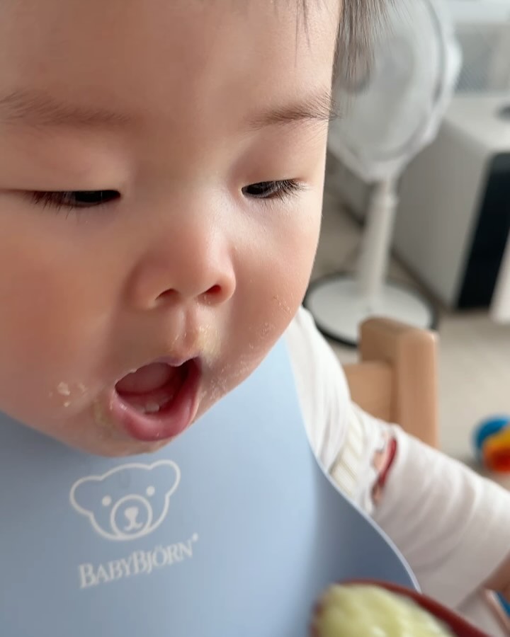 유호도 맛있게 먹는 
닥터라이블리 선생님의 연두스무디

해독혁명 책도 읽고
가장 쉬운 연두스무디로 만들어서
시작한 스무디라이프

부족한 야채섭취를 보충할 수 있어서
좋아요 ♡

된똥누는 아기한테도 추천해요~

doctor_lively 
#연두스무디 #스무디라이프 #아기간식