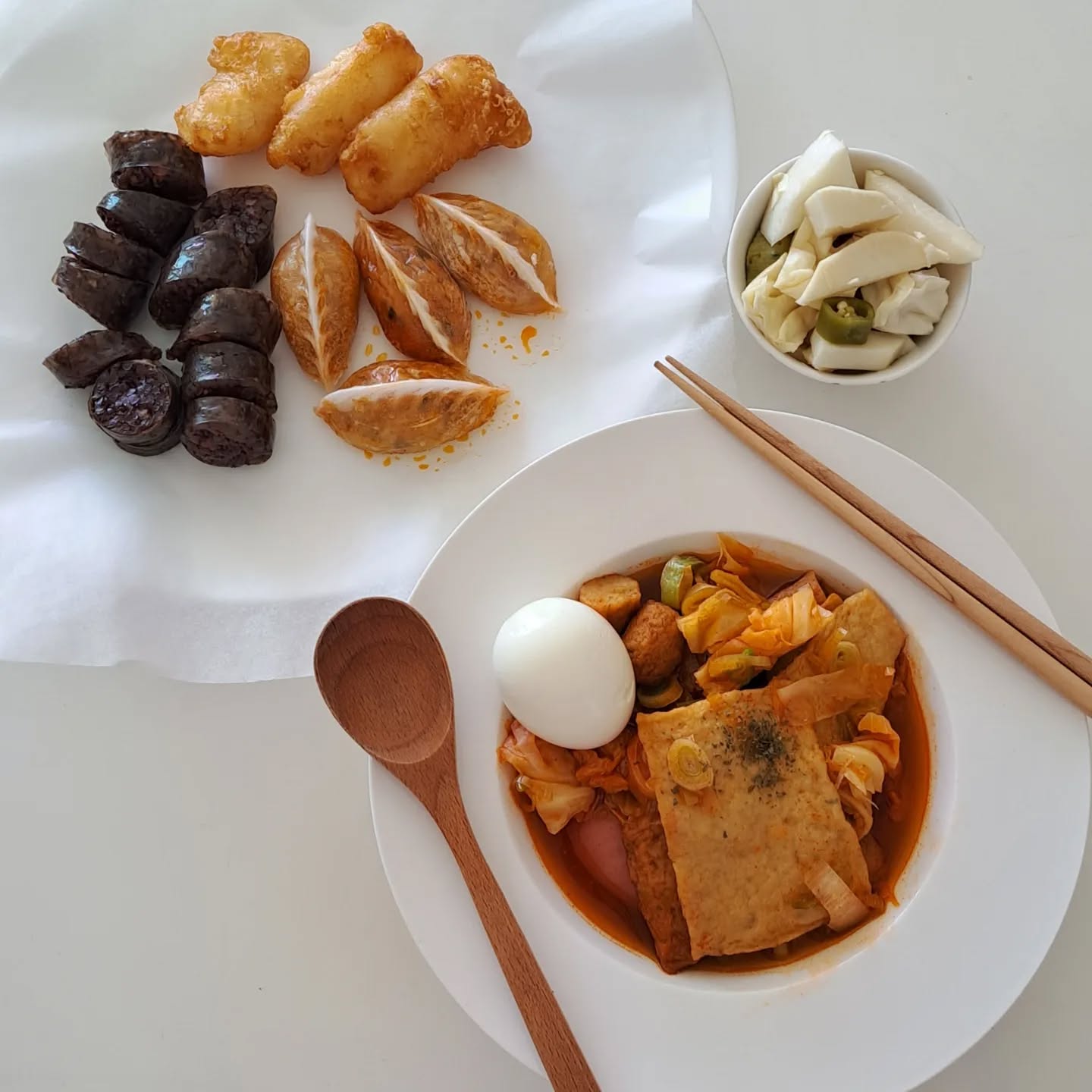 좋아하는 어묵만 듬뿍 넣어 만든 어묵볶이, 순대, 오징어 튀김, 만두💫