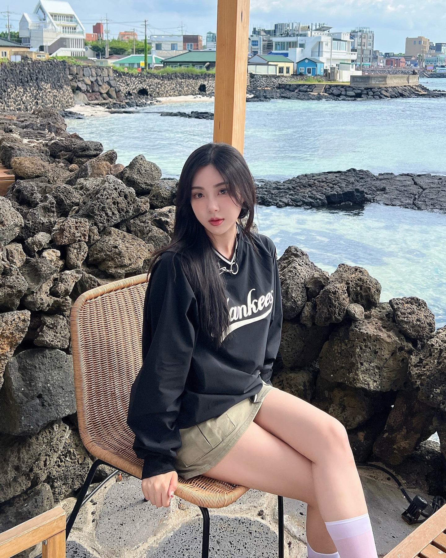 #협찬 트렌디한 나일론소재에 뛰어난 신축성과 여유로운 오버핏이 너무 편한 MLB 바시티 맨투맨⋆͛♡⋆͛ 밑단 스트링이 있어 원하는 핏감 연출이 가능해요. 다가오는 가을맞이 휘뚤마뚤 맨투맨으로 강추🤩

#MLBKOREA #MLBCREW #MLB맨투맨
#맨투맨코디 #맨투맨추천 #오버핏맨투맨 #여자맨투맨
