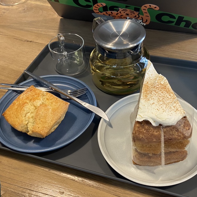 카페 '도화아파트먼트' 공덕 아늑한 북카페 추천!
