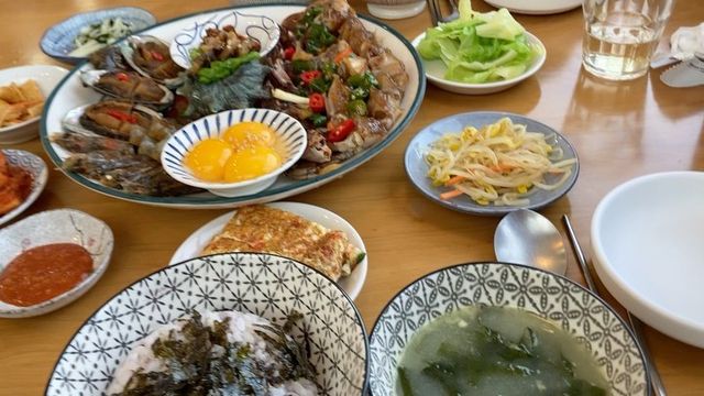 채채 on Instagram: "제주도여행2 [탐나게] 모듬장 3인 (1인 20,000원) 저번 여행 때도 갔던 곳인데 또 생각나서 간 곳,, 해산물 밸루 안좋아해도 여기 장들은 자꾸자꾸 생각나유유.."
