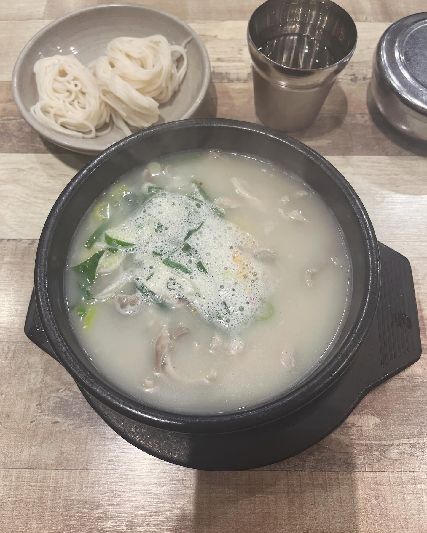 찐~~하고 냄새도 안나고
너무 맛있다!!!
역시 부산오면 돼지국밥이지!
#부산맛집 #밀양순대돼지국밥 #해운대맛집 #부산돼지국밥맛집