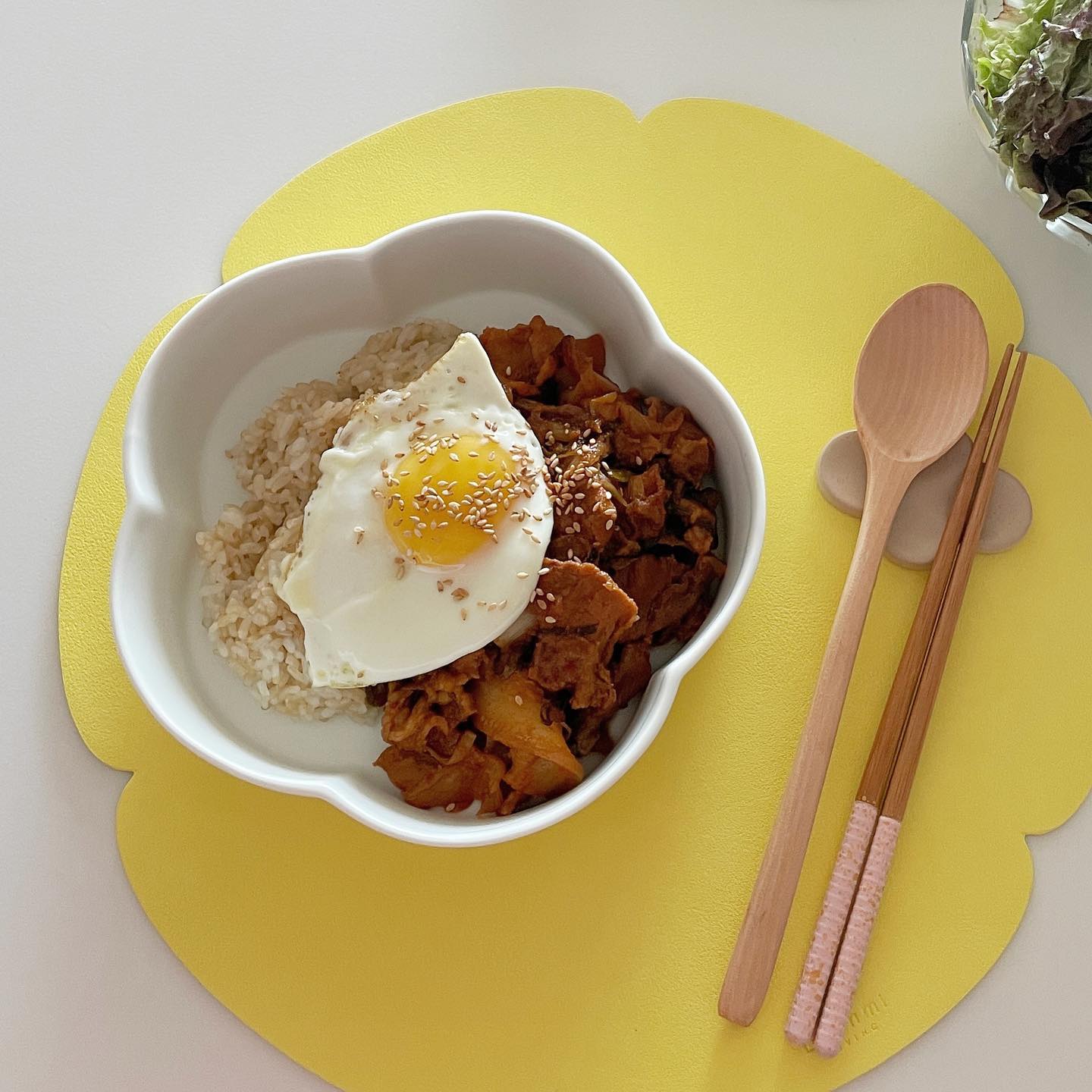 제육은 왜 언제 먹어도 맛있는거죵🥰 간단하게 덮밥으로해서 상추쌈 싸먹기🫶🏻🫶🏻 최고❣️