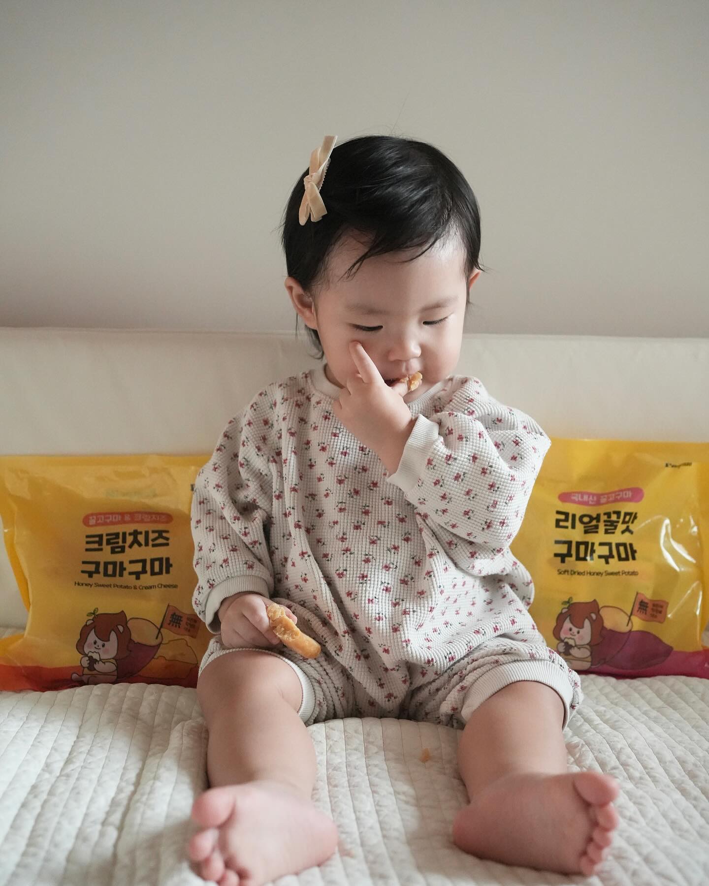 240204 #제품협찬 #구마구마
늘로지네 간식 구마구마🍠

➰크림치즈, 리얼꿀맛 두가지 맛
➰실온에서 2분 해동 후 고구마맛 그대로 
➰후라이팬에 구워먹으면 노릇노릇 군고구마 변신💫
➰우유와 함께 갈아먹으면 고구마 라떼🥛
➰피자에 얹어먹으면 간편하게 고구마피자

이런 팔망미인 간식이 또 있을까!? pomfriends_official 

#폼포요 #구마구마 #아이간식 #고구마간식 #유치원간식 #육아